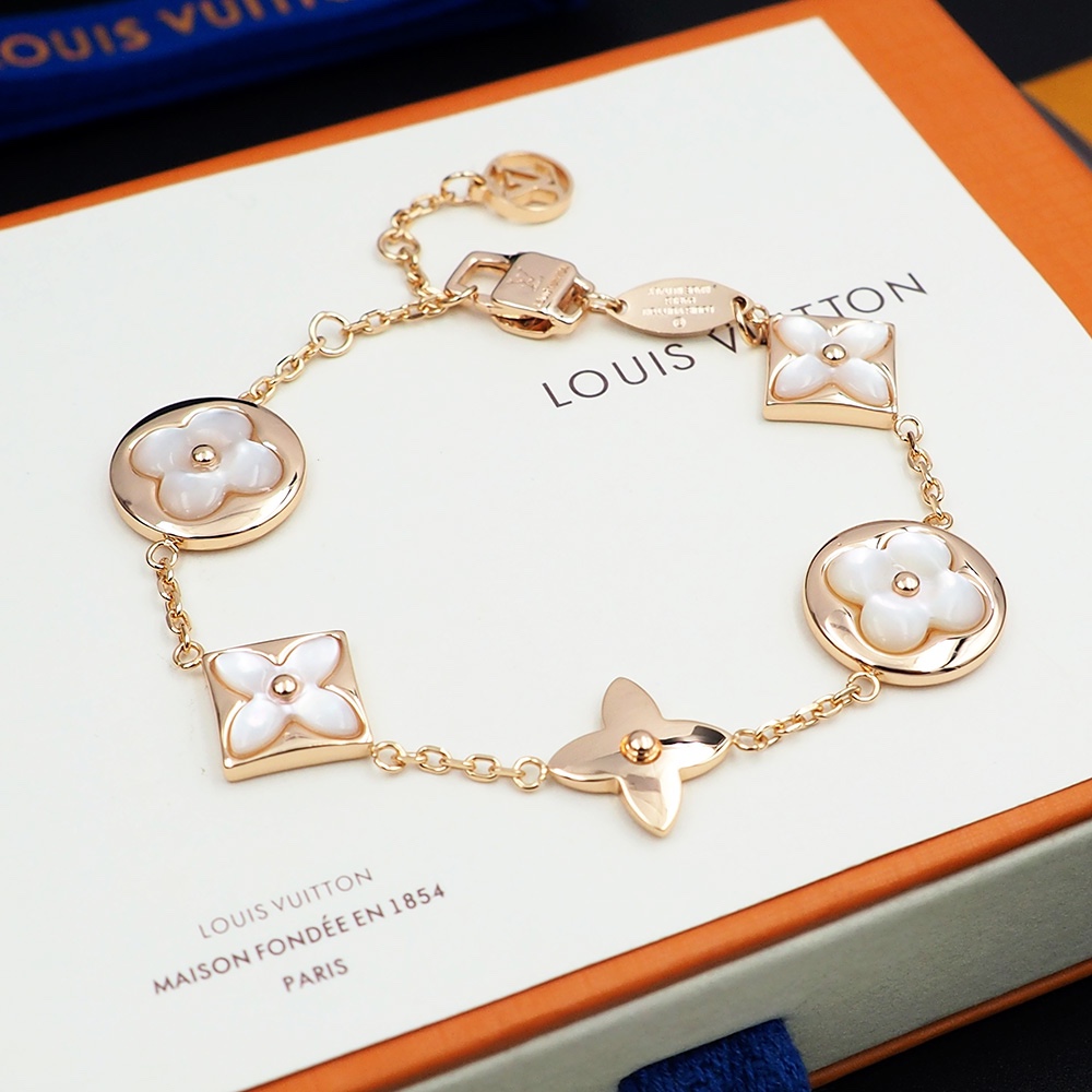 LV Women's fashion bracelet