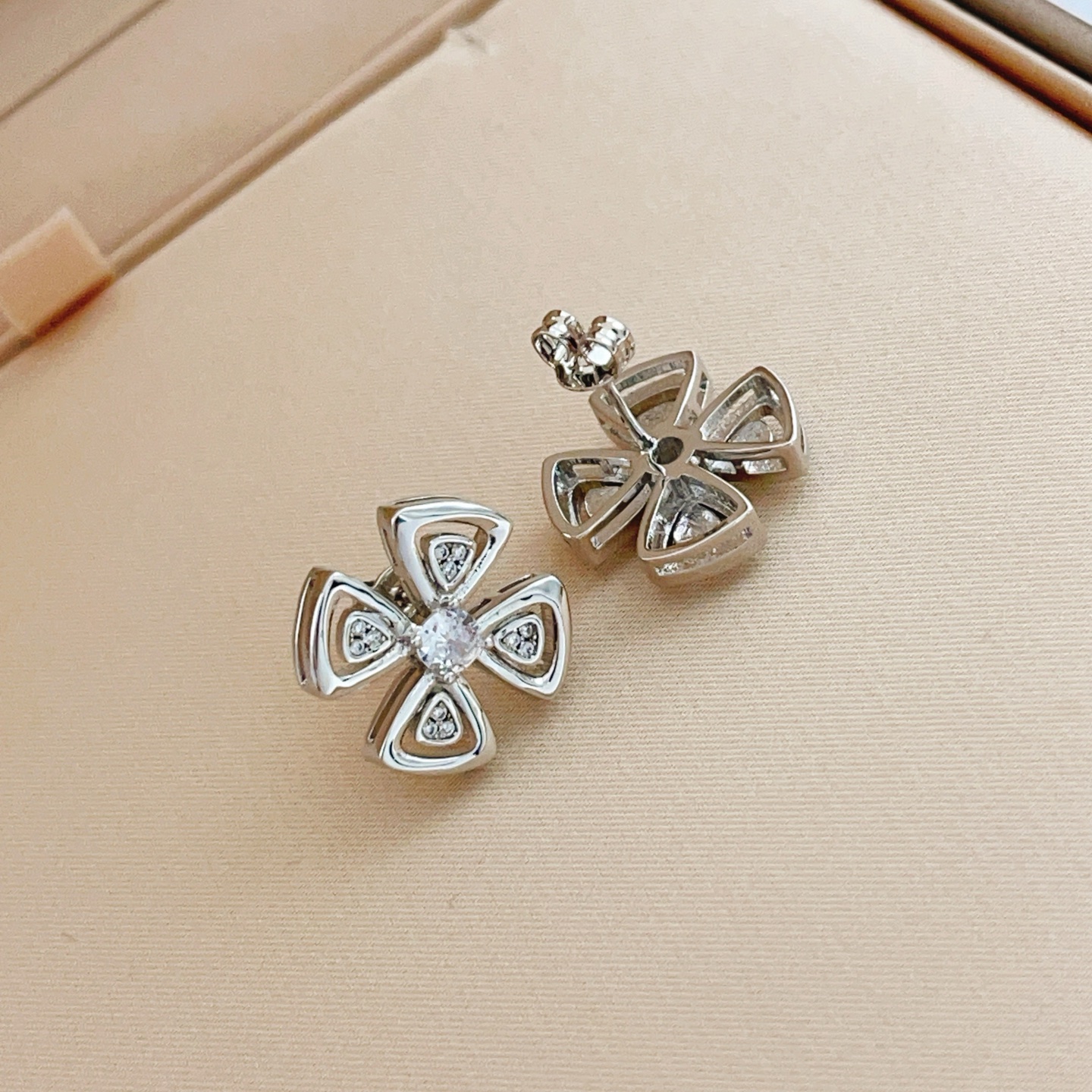 Bvlgari Fashion Earrings