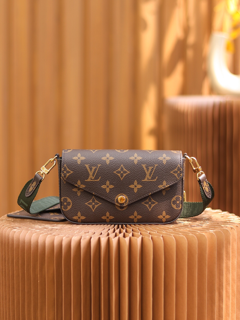 Louis Vuitton LV Multi Pochette Felicie Strap Go M80091