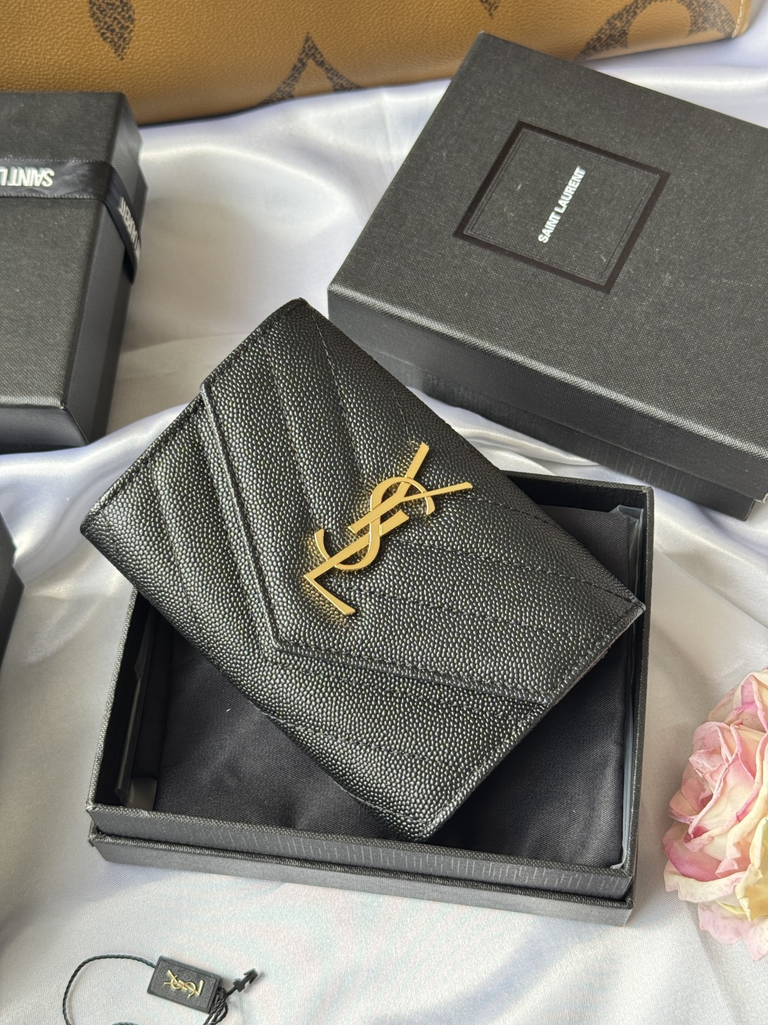 Saint Laurent Black Small Envelope Wallet in Grained leather