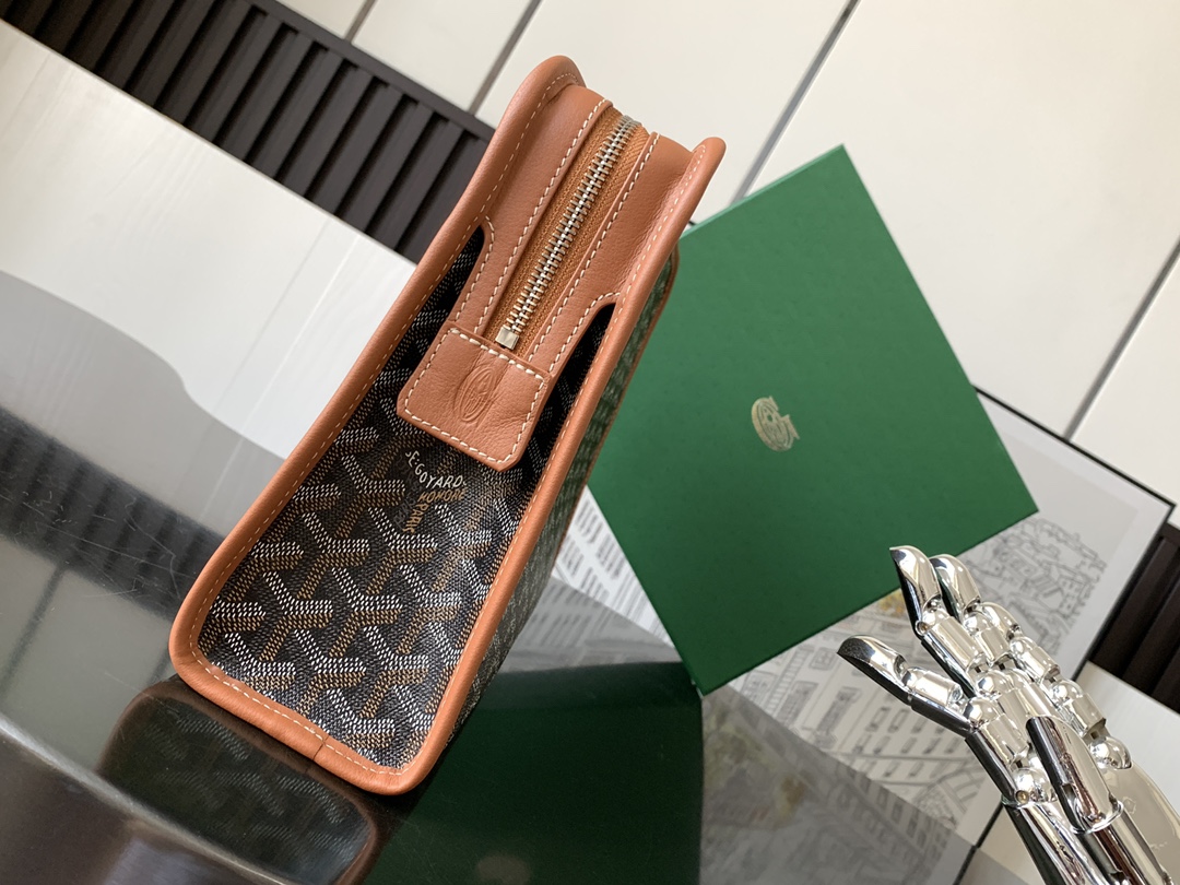 Goyard Jouvence Toiletry GM Bag in Black/Tan