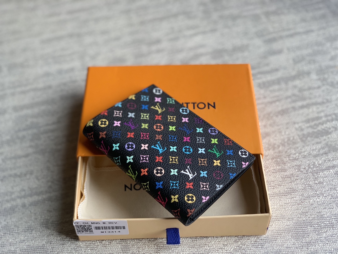 M13414 LV x TM Passport Coverr in Black Multicolored Canvas
