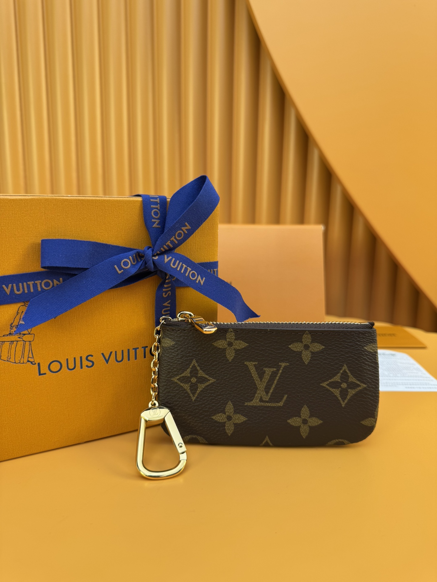 M62650 LV Key Pouch Monogram Canvas