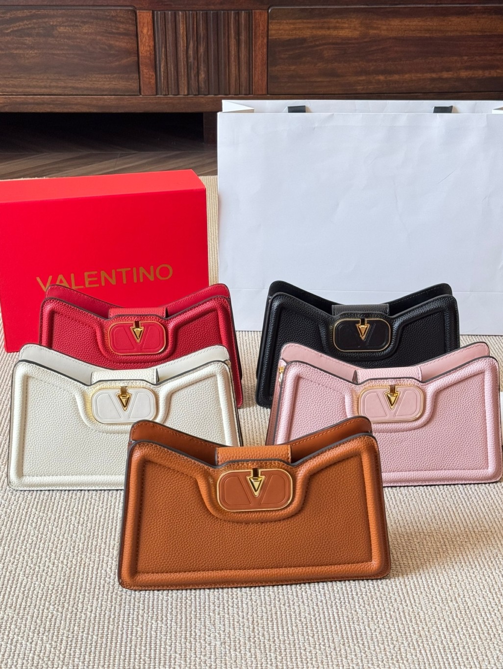 Valentino Grained Leather Curved V-Cut Flap Leather-Wrapped VLogo Shoulder Hobo Bag - KAIROO
