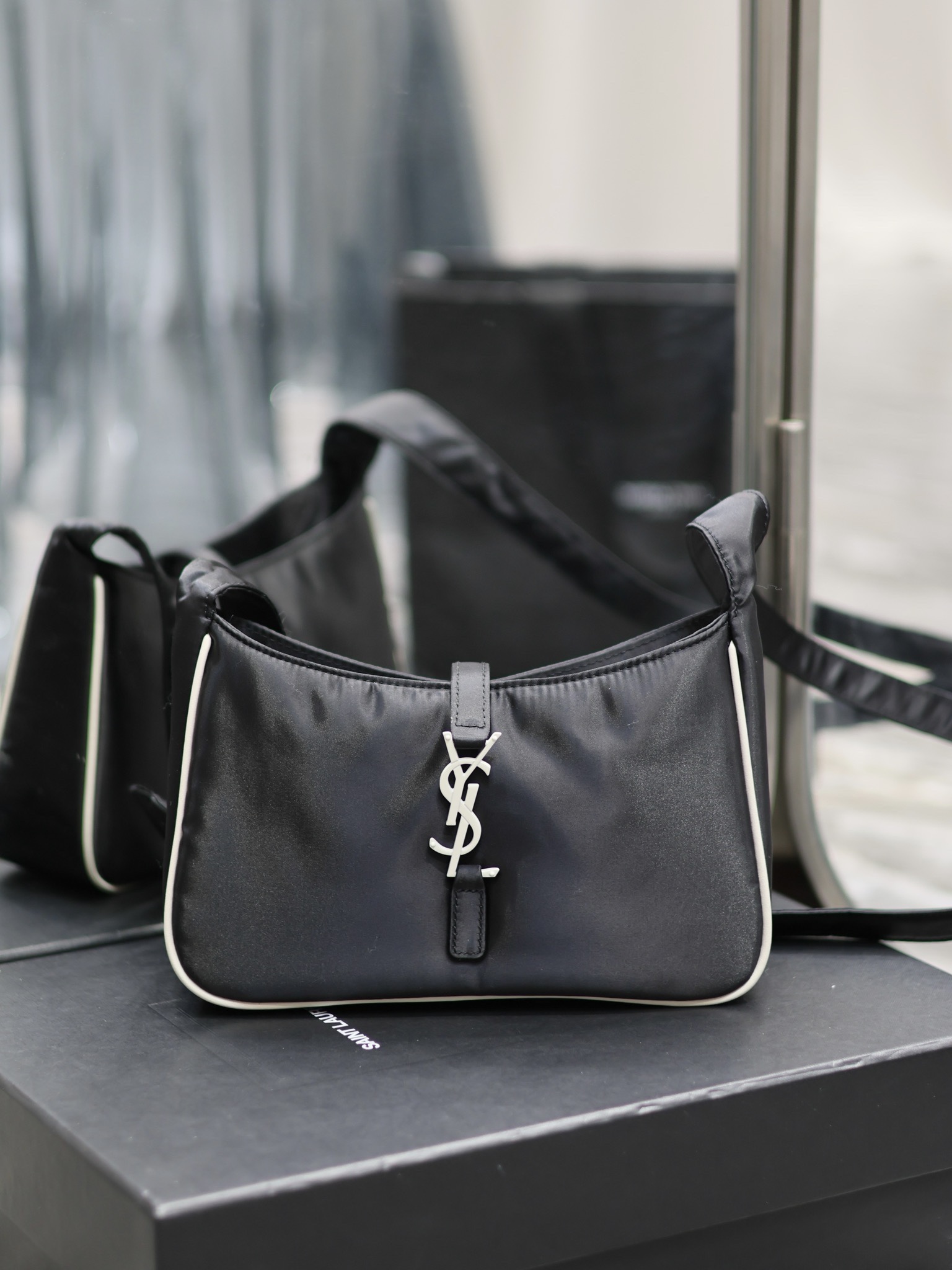 Saint Laurent YSL10A Handbag Shoulder Bag Top Mirror Quality Version