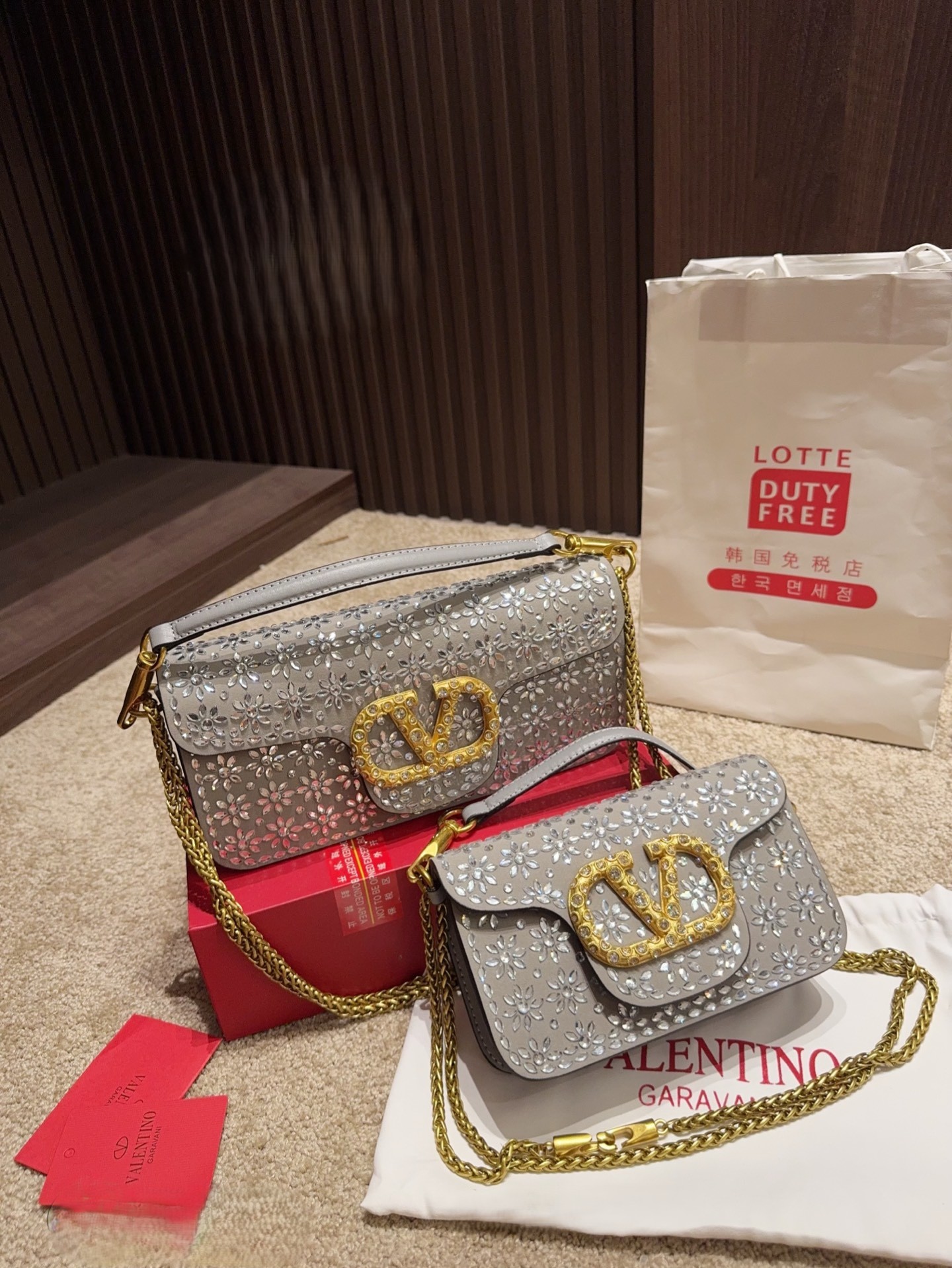 Valentino Garavani Locò Grey Floral Embroidery Sequin Decoration Crystal-Encrusted VLogo Chain Shoulder Bag - KAIROO