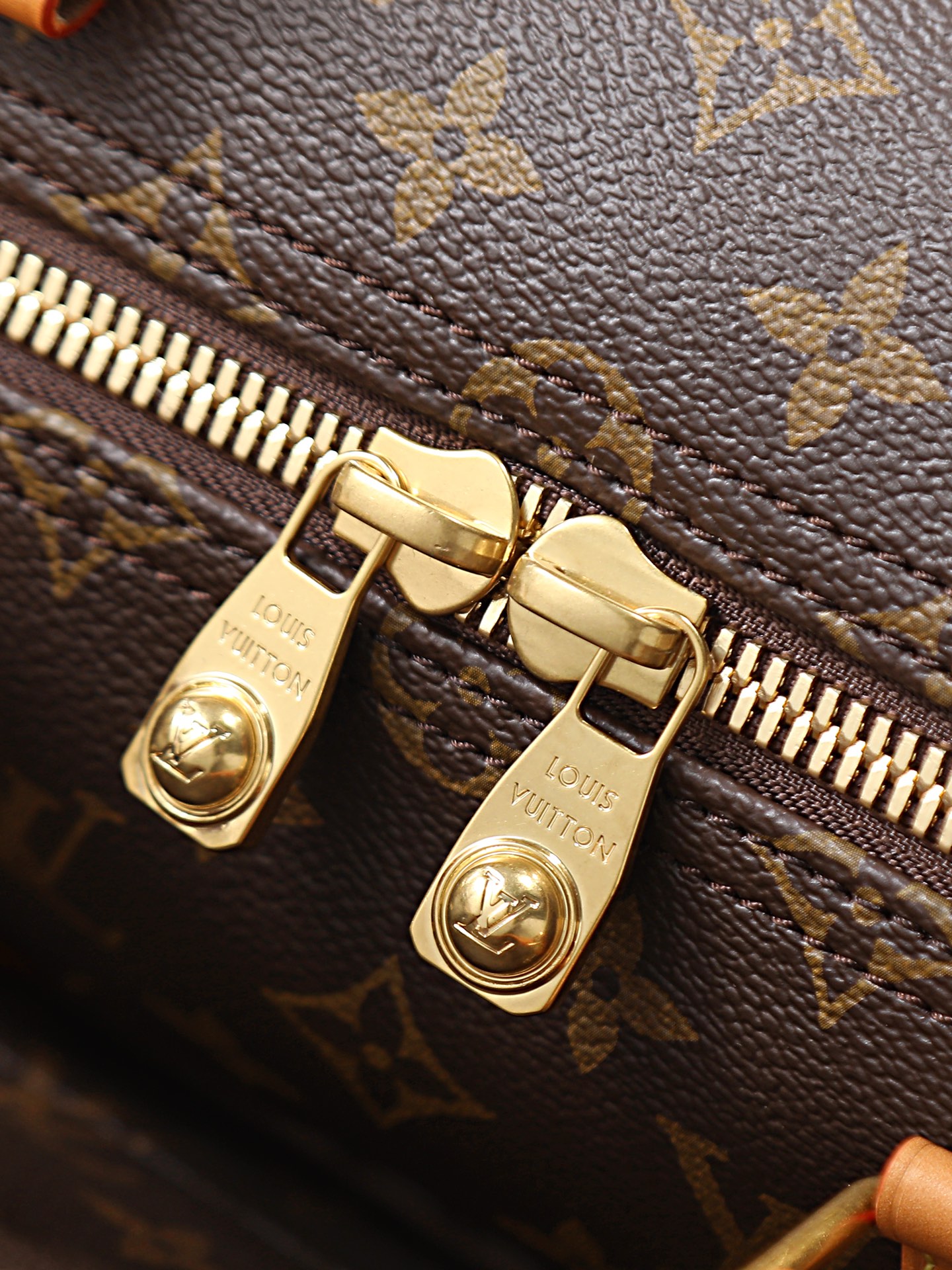 Louis Vuitton new Needle Keepall cylindrical handbag