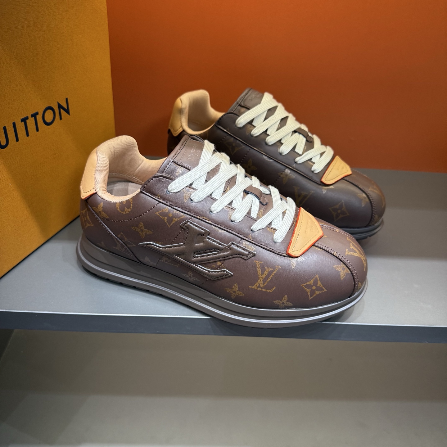 Louis Vuitton LV Unisex Buttersoft sneaker