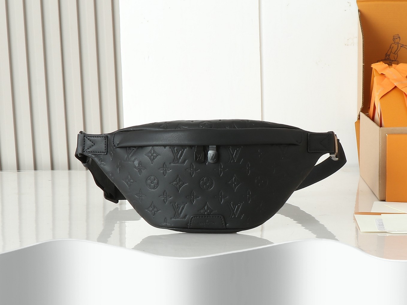 Louis Vuitton Bags LV discovery purse
