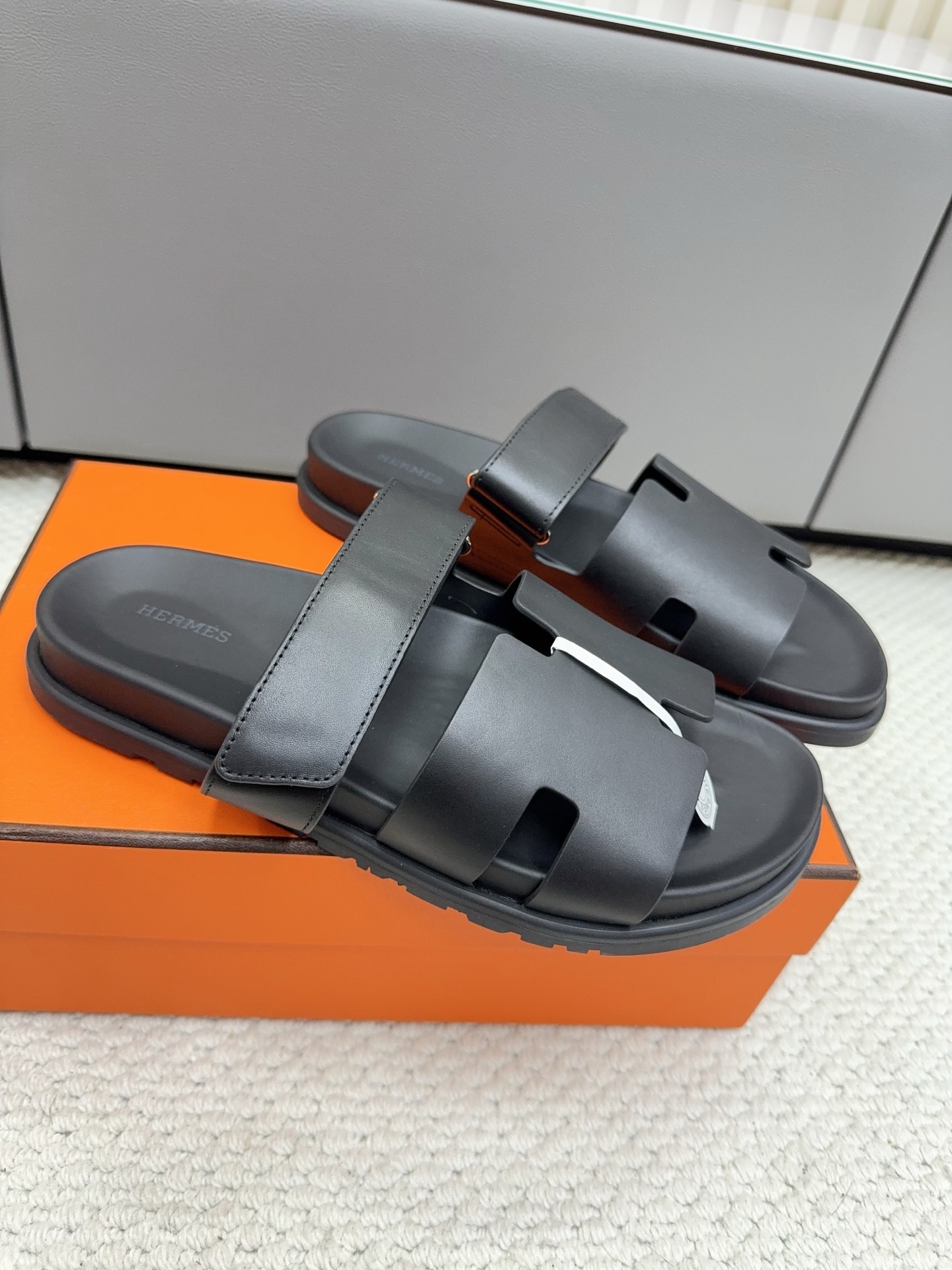 Hermes Chypre Unisex leather Sandals