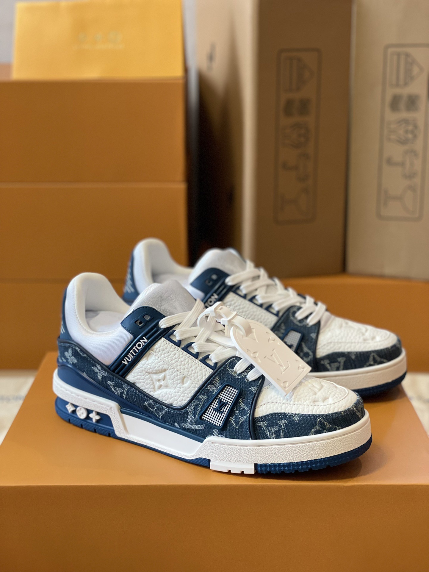 LV Unisex Trainer Sport Shoes