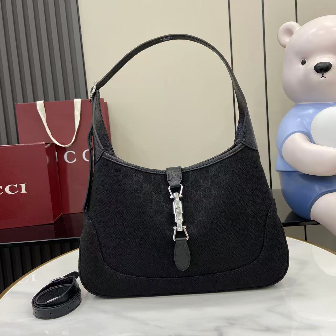 Gucci Jackie 1961 medium shoulder bag 863136