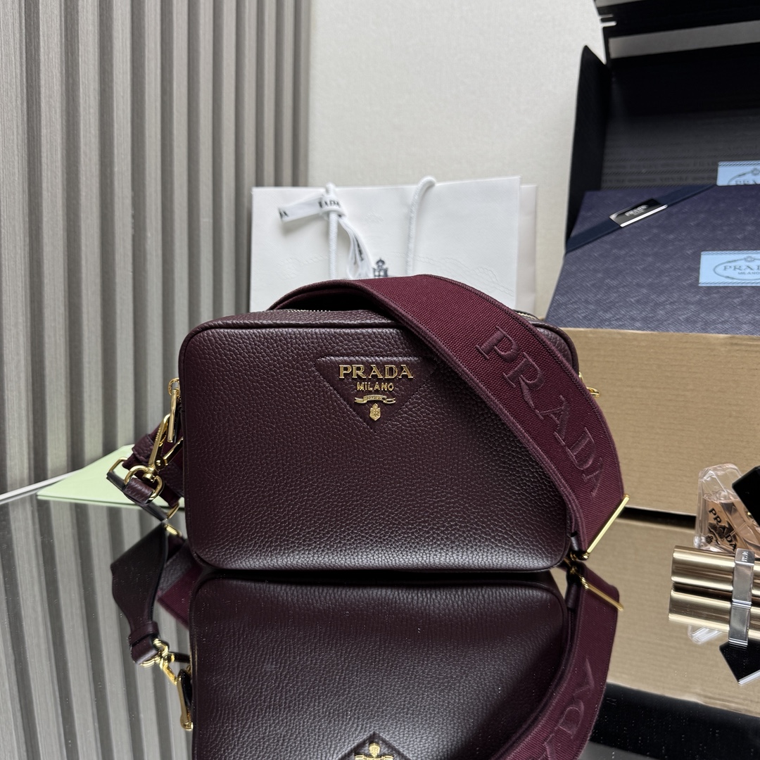 Prada Small leather shoulder bag-Bordeaux 1BH082