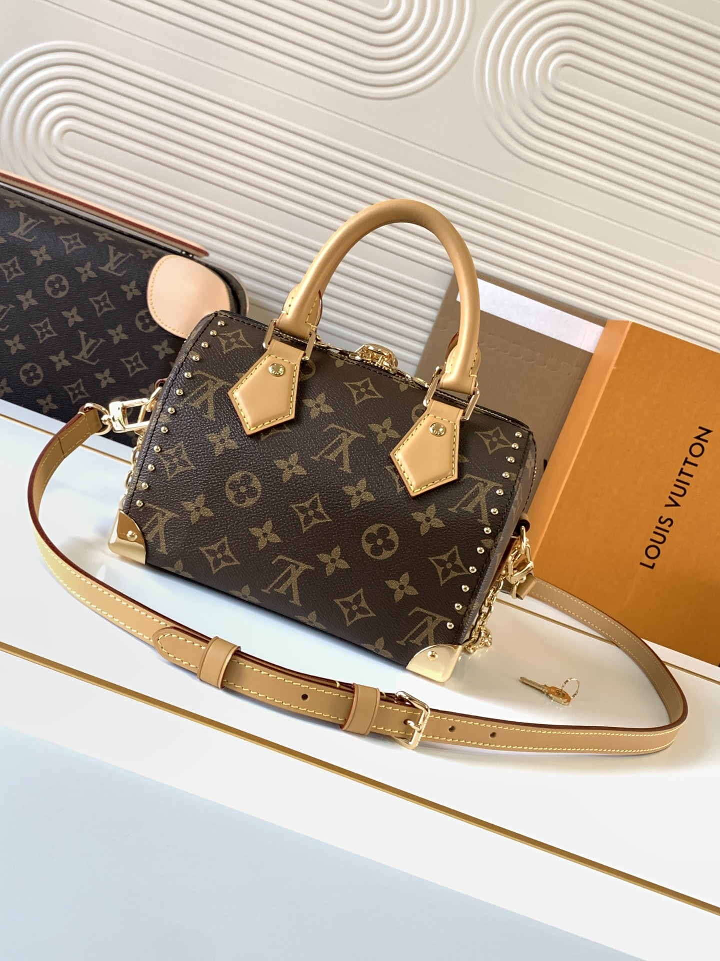 【10A】Louis Vuitton LV Speedy 20 Monogram Brown Studded Trunk Boston Top Handle Bag - KAIROO