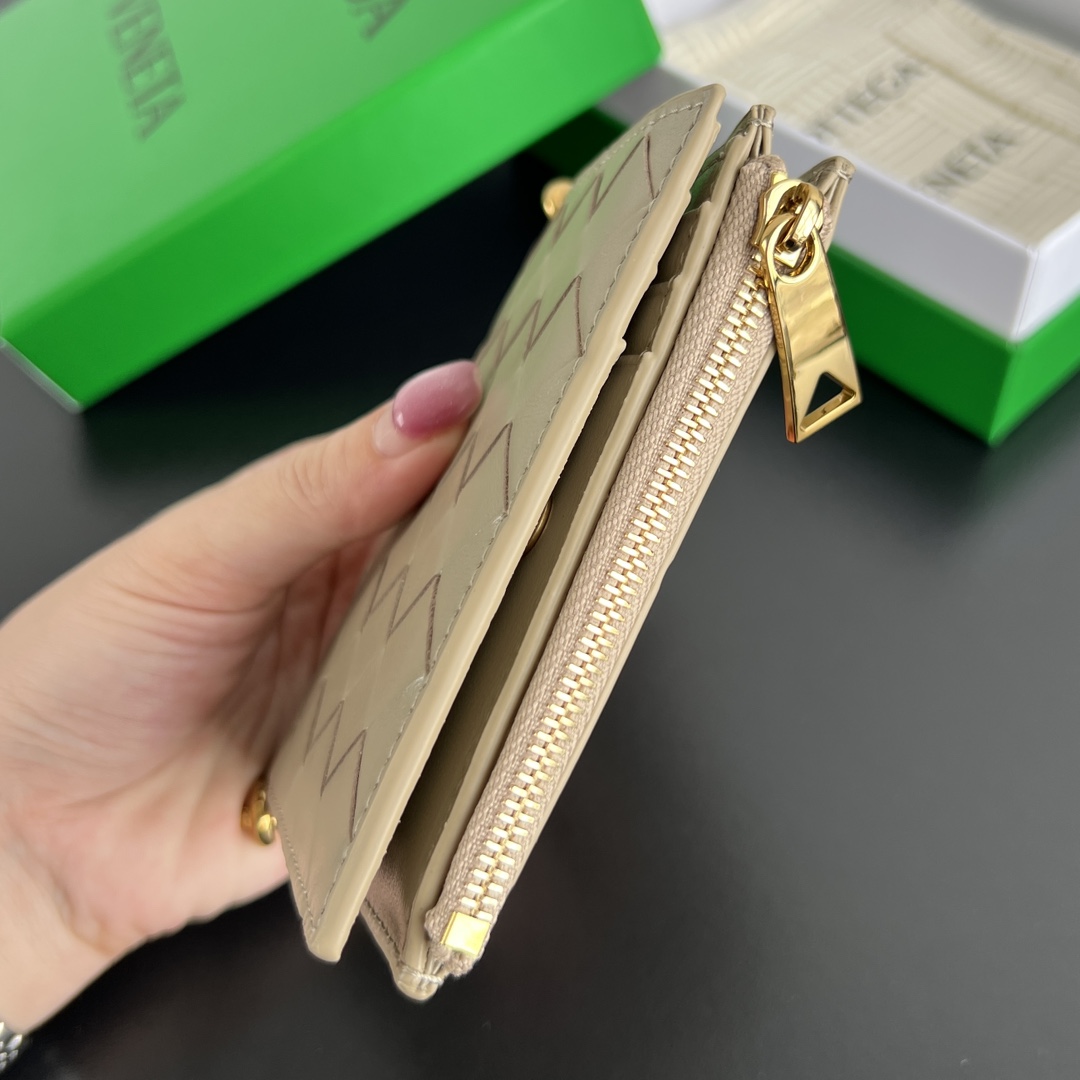 Bottega Veneta Solstice Small Folded Wallet in Beige Intreccio Leather