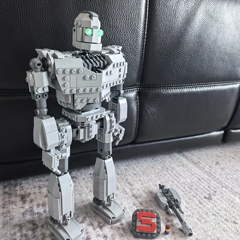 MOC 66882 - The Iron Giant