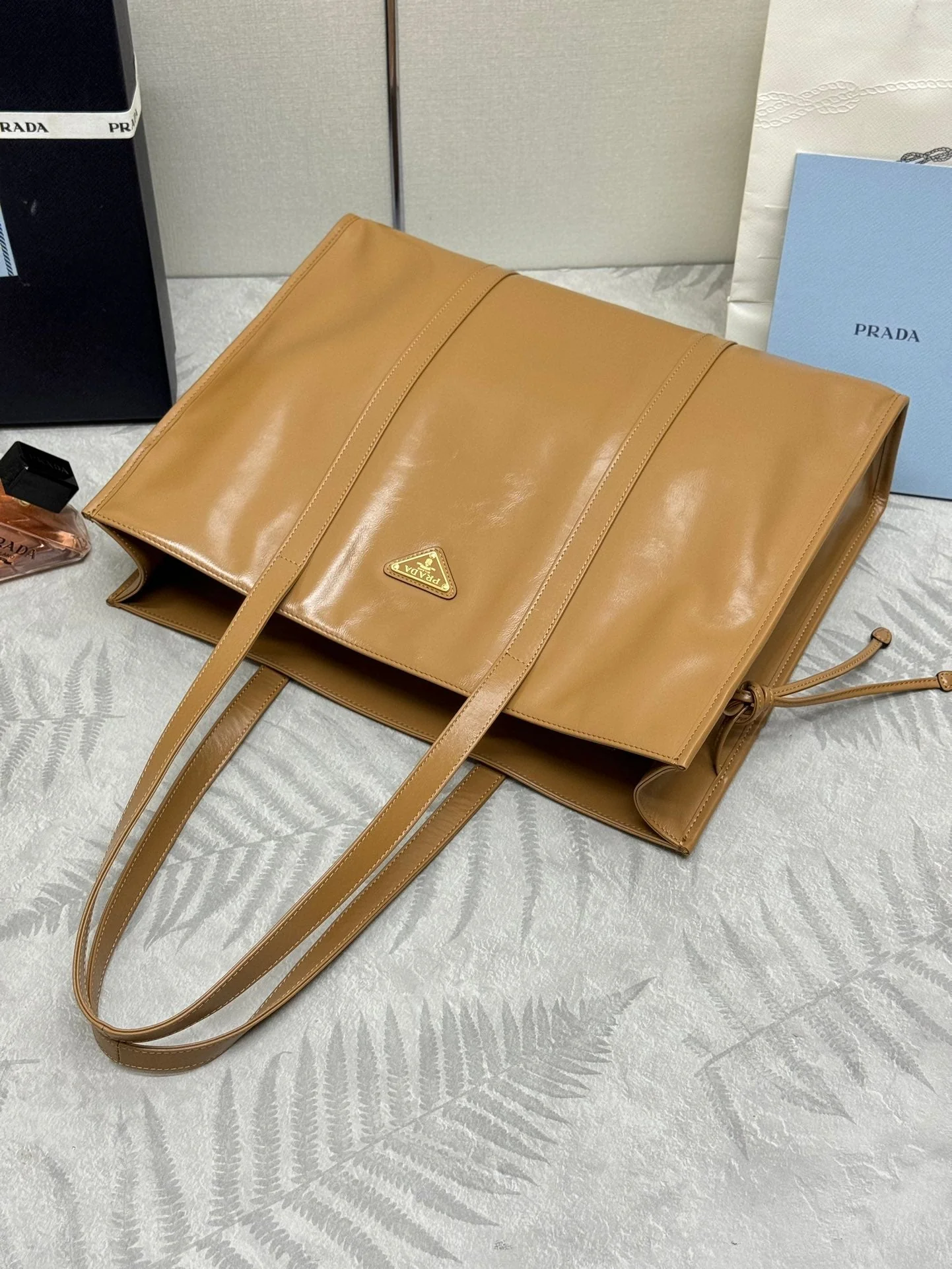 Prada TOTE BAG 39 IN CIDER BROWN SMOOTH CALFSKIN