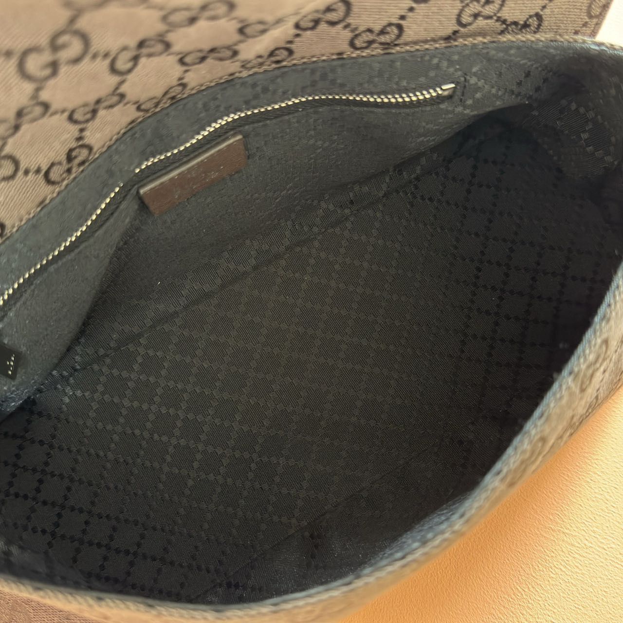 GUCCI Madison medium shoulder bag