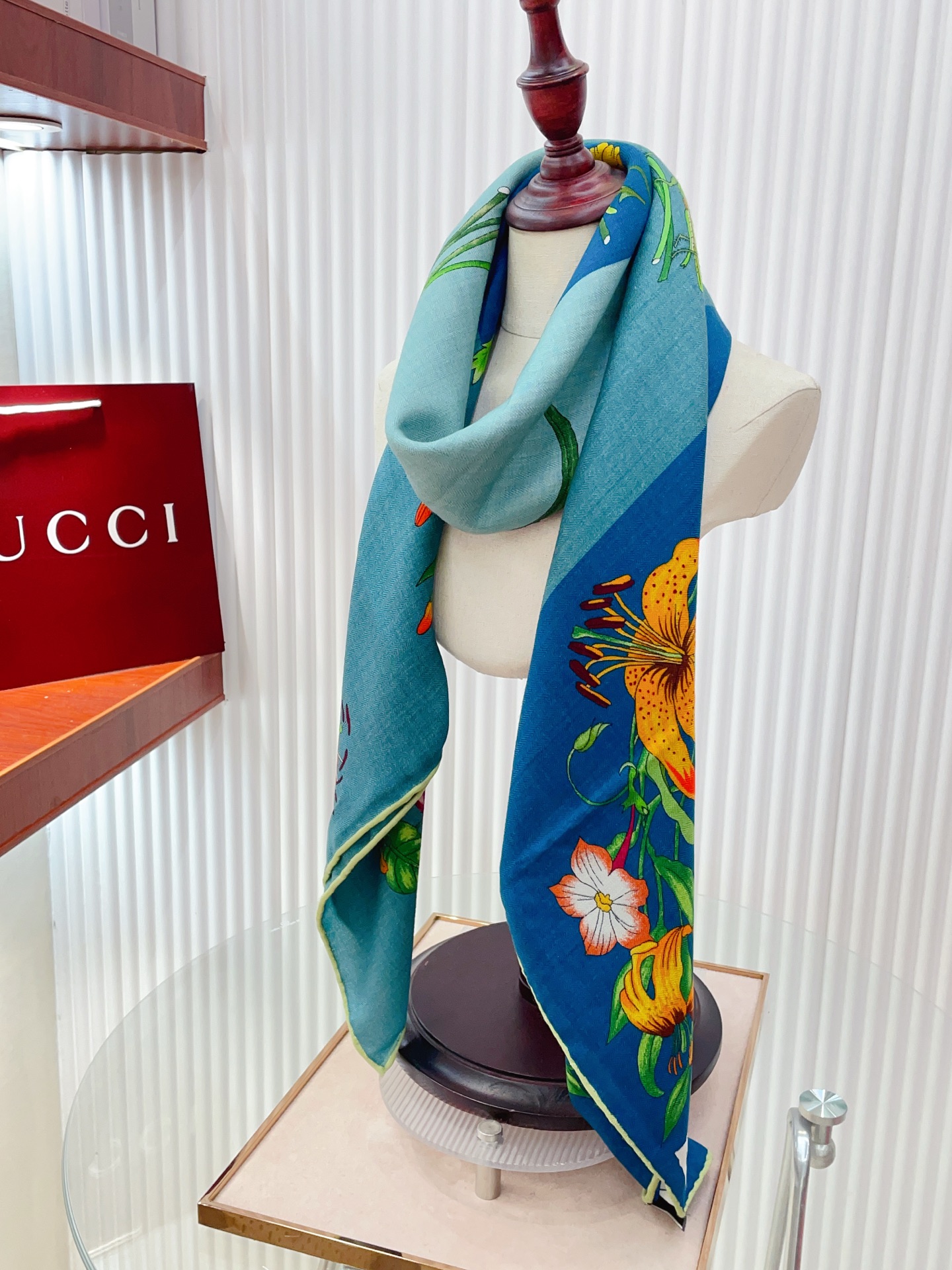 Gucci Shawl 140cm