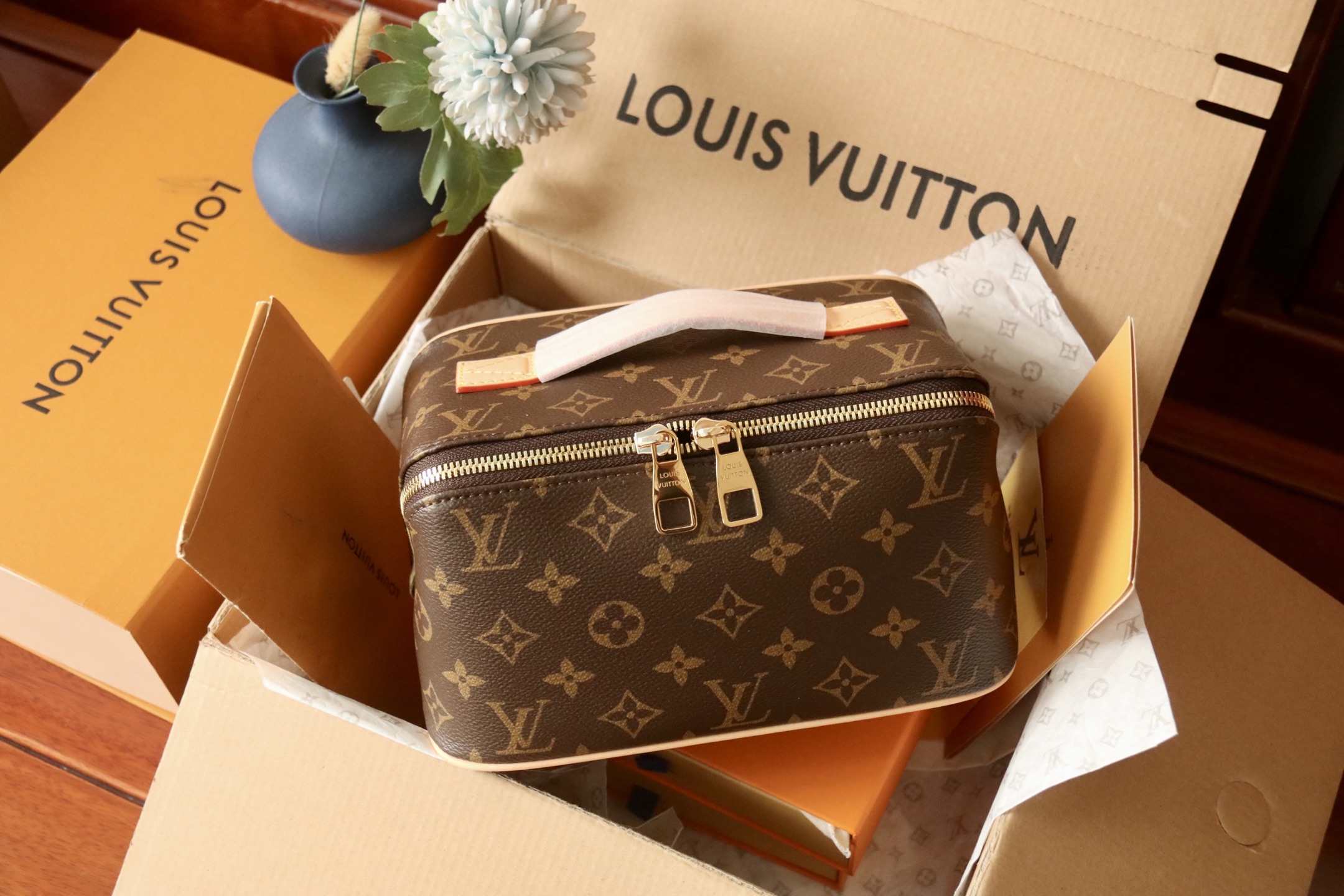 M11750 Toiletry Bag in Monogram Canvas