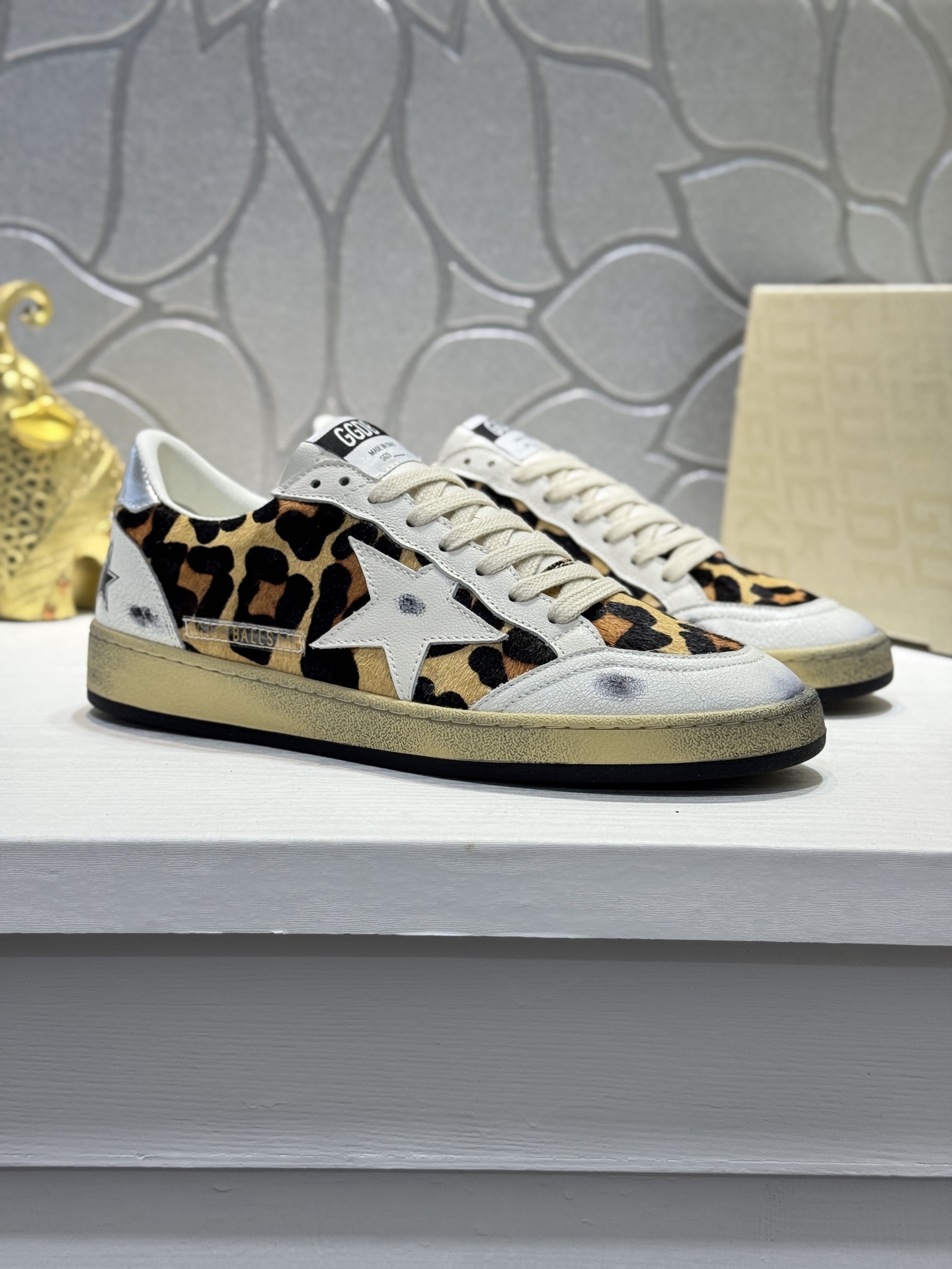 Golden Goose Unisex Super-Star Sneakers