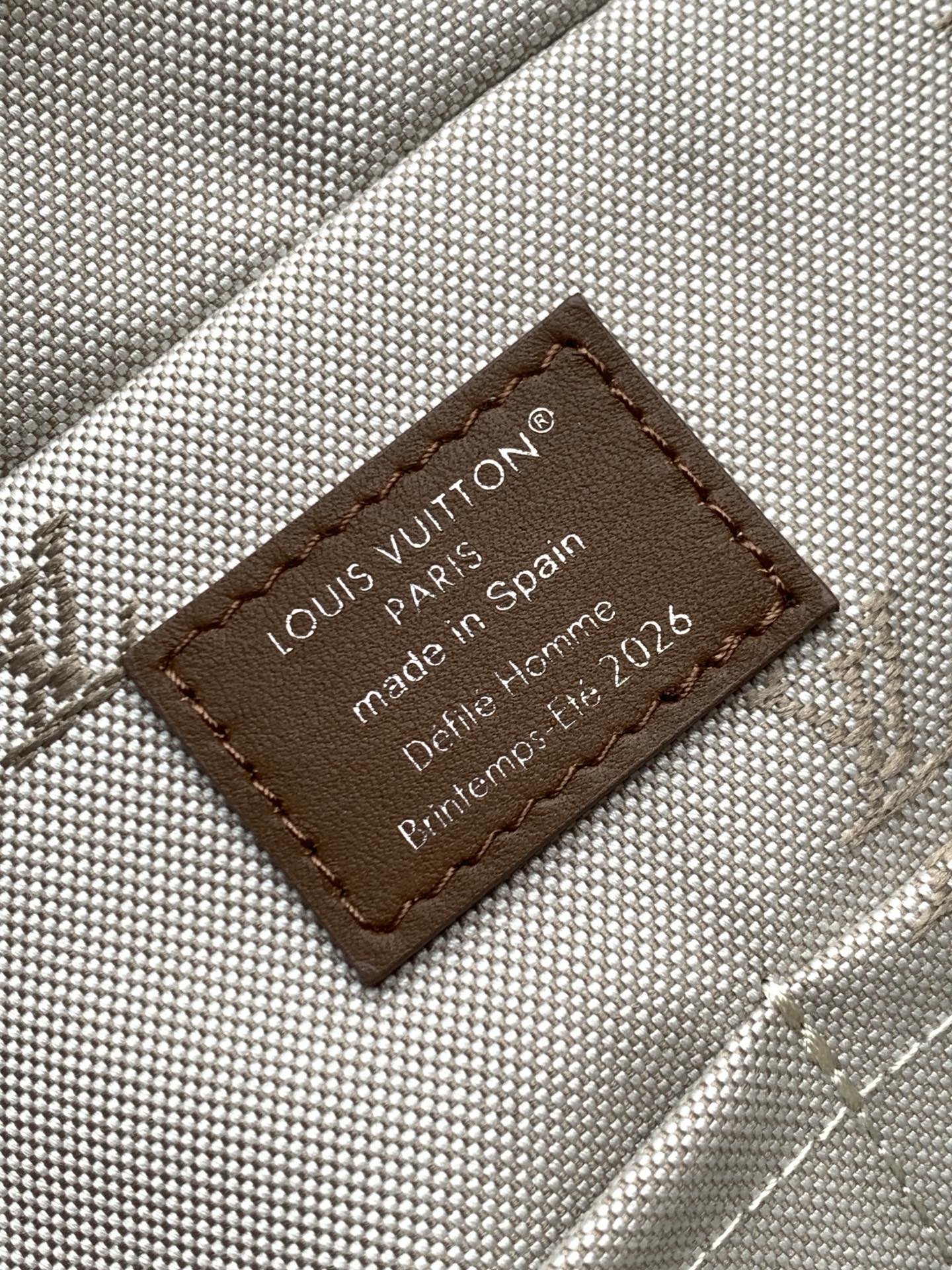 Louis Vuitton Nil XL handbag
