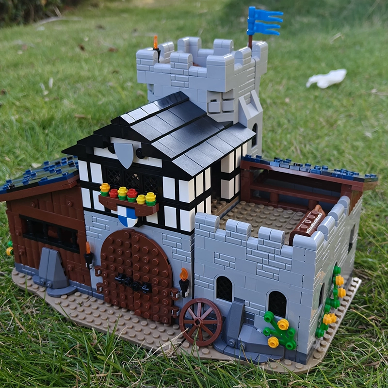 MOC 141494 - Falcon's Stable