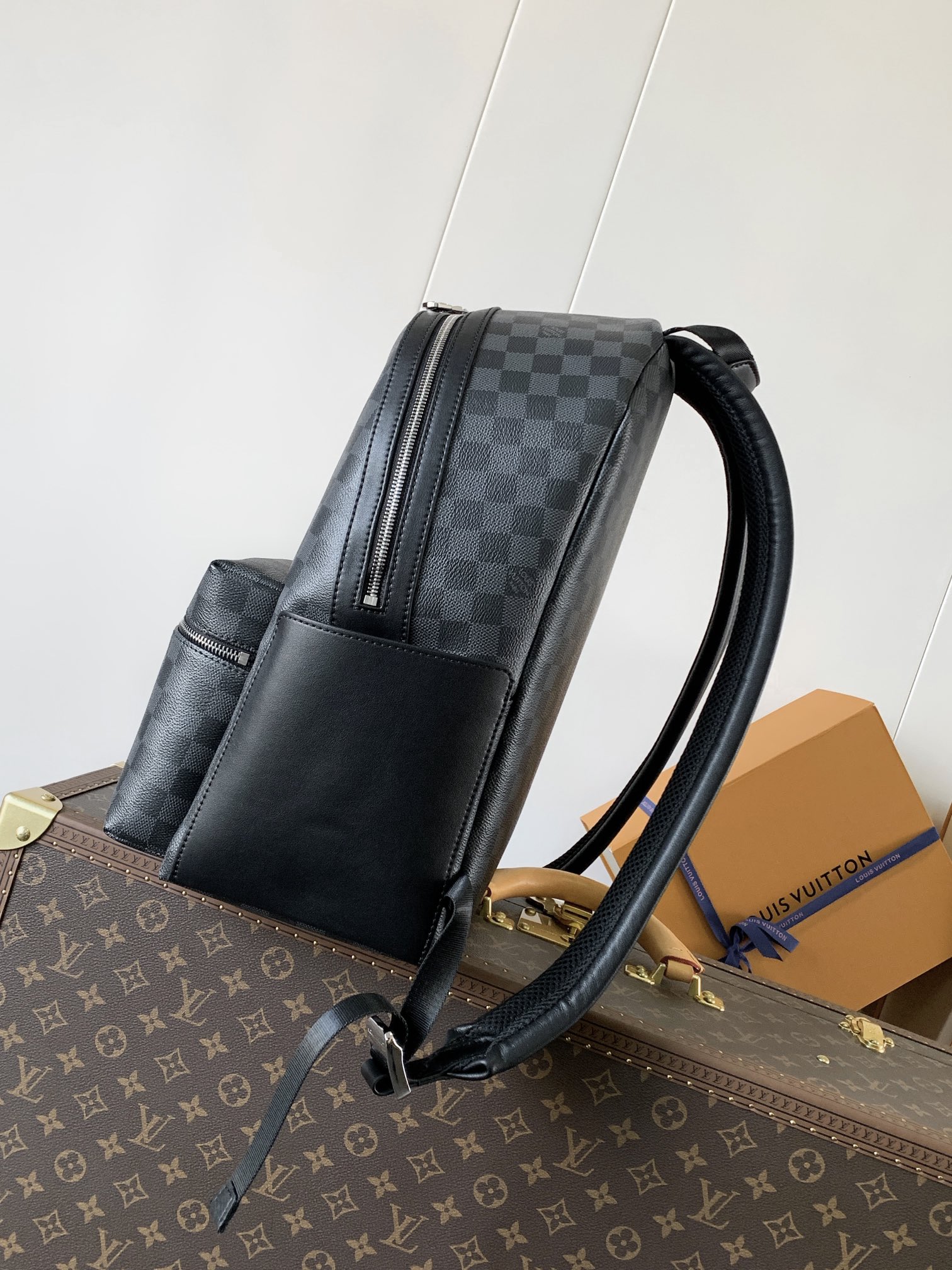 LV Men's Collection Bag N40514 Discovery Backpack PM