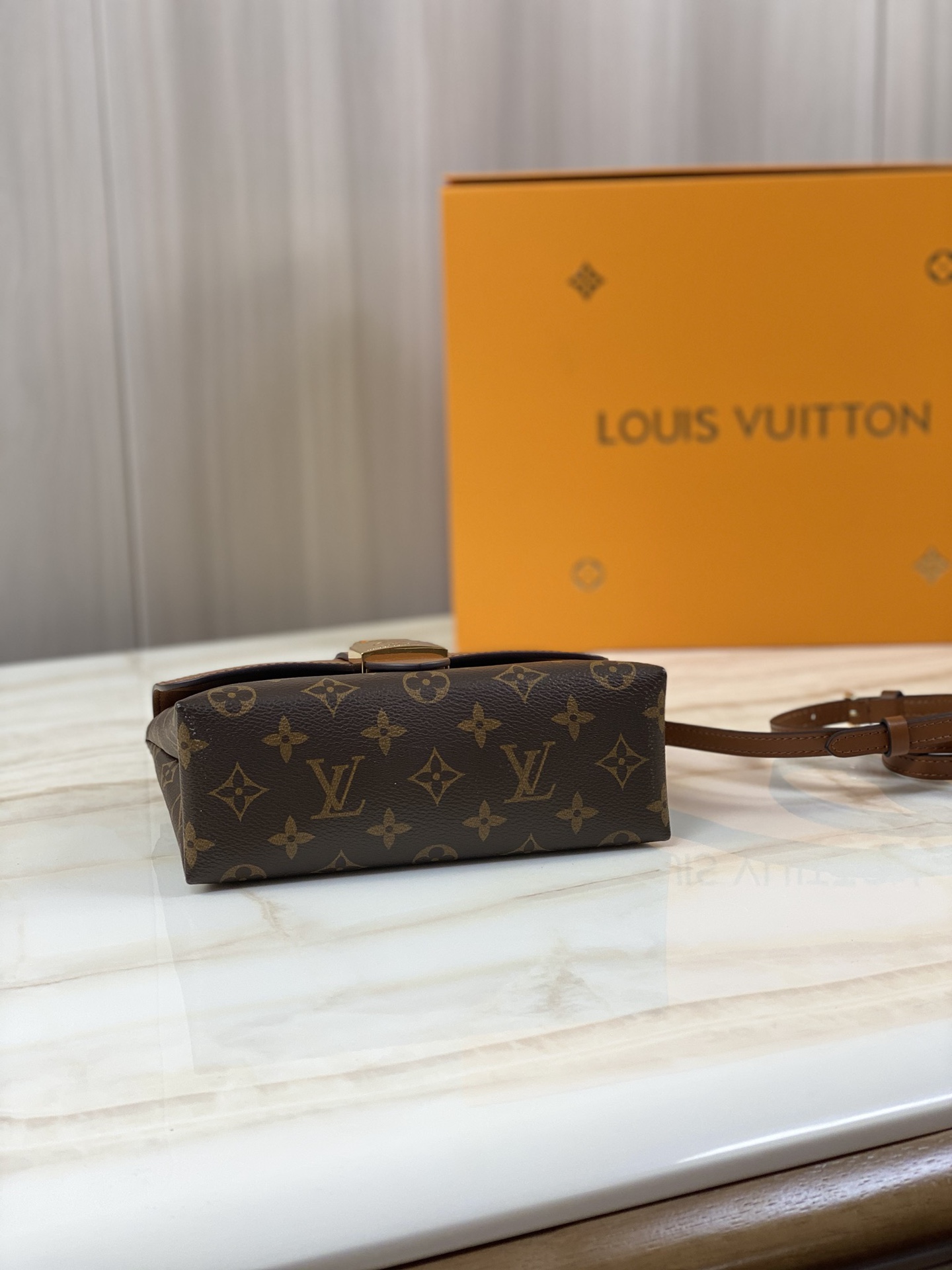 Louis Vuitton LV Locky BB M44654