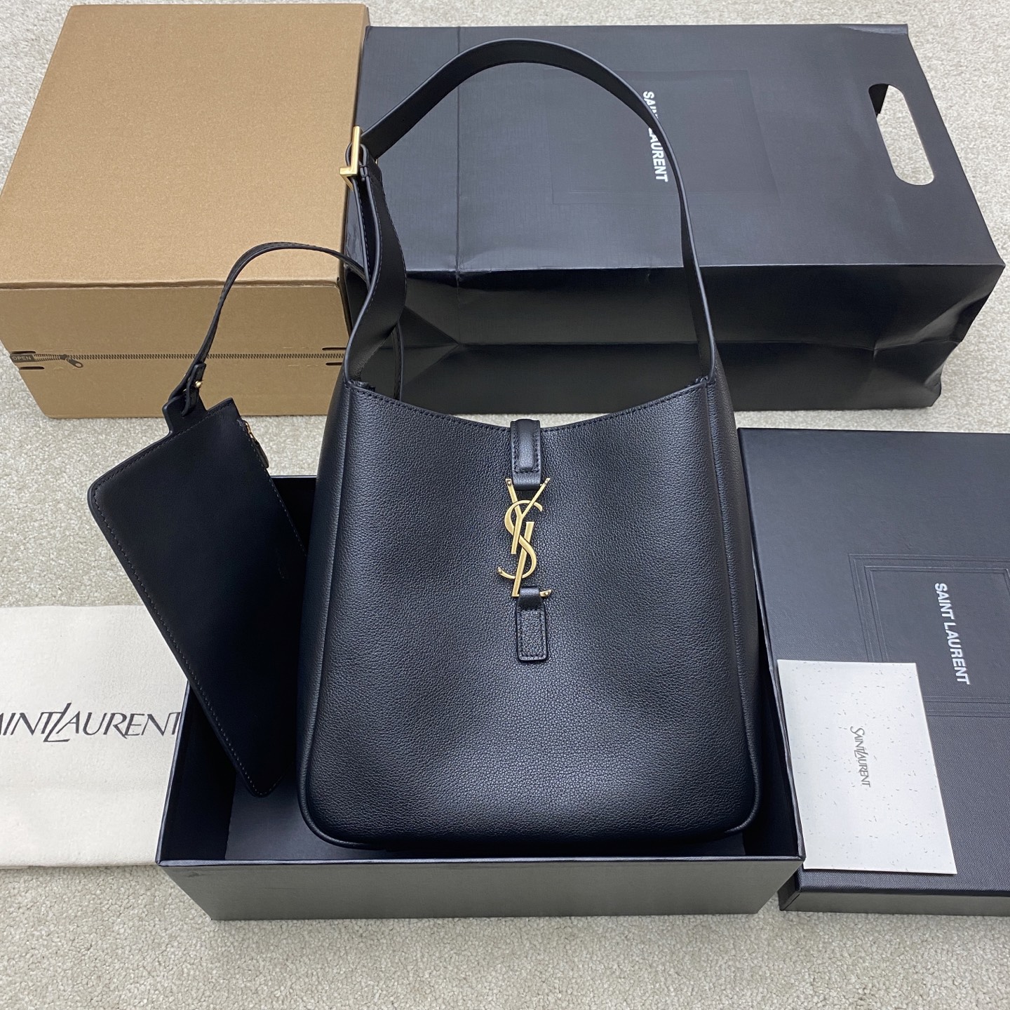 Saint Laurent Black calfskin LE 5 À 7 Small Bag 850533