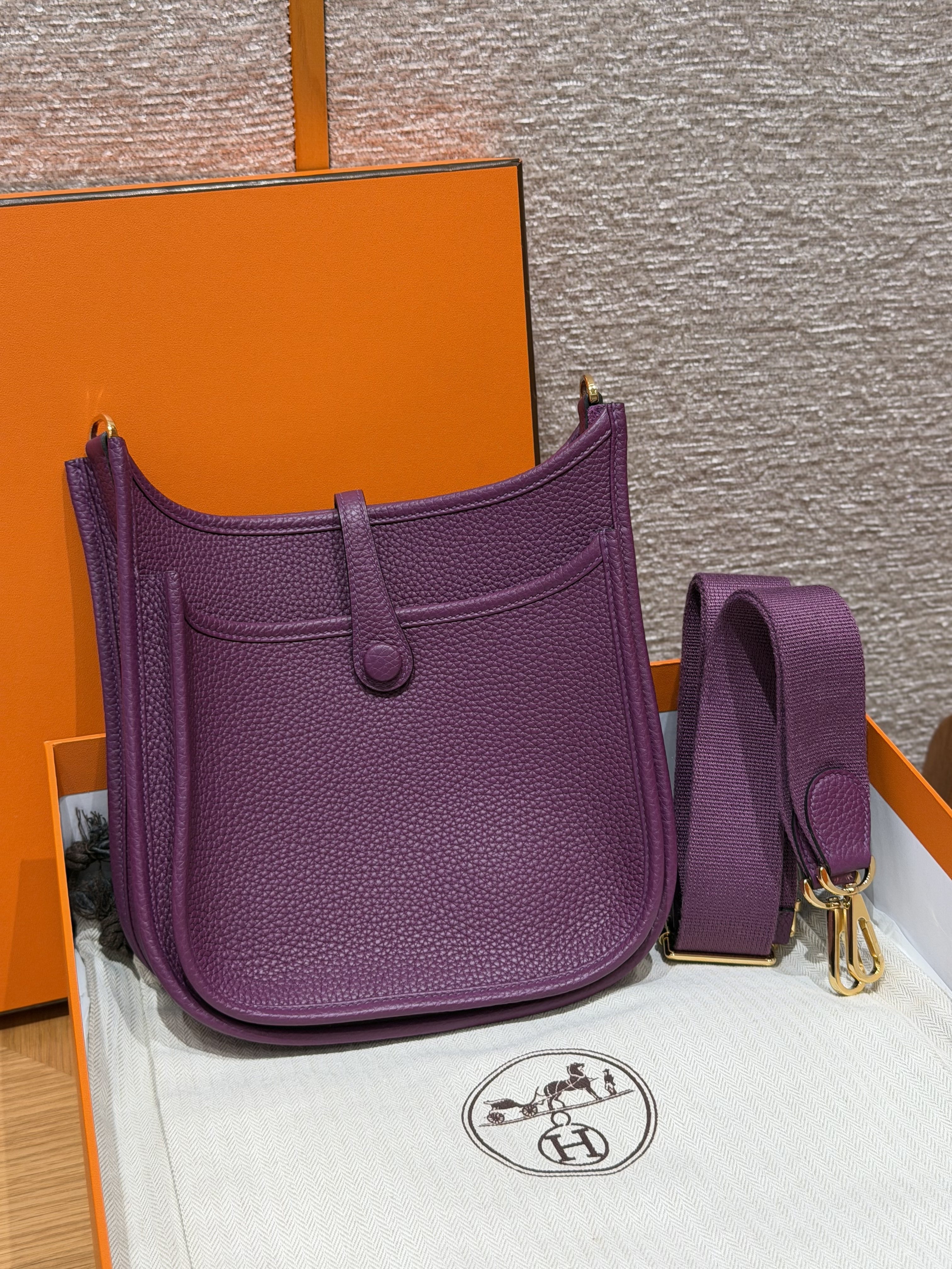 Hermes Ebene Clemence Small Evelyne 23 III