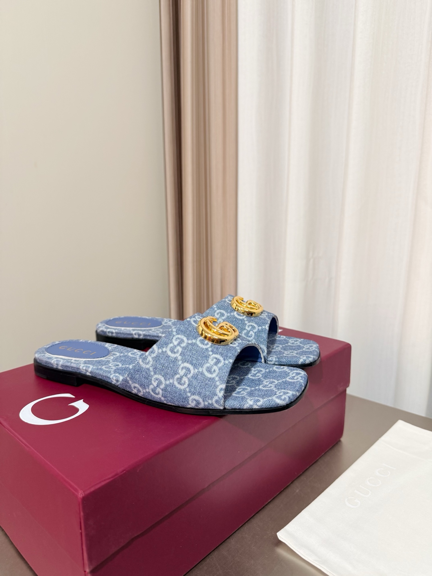 Women's Gucci Flat slide sandal with Double G