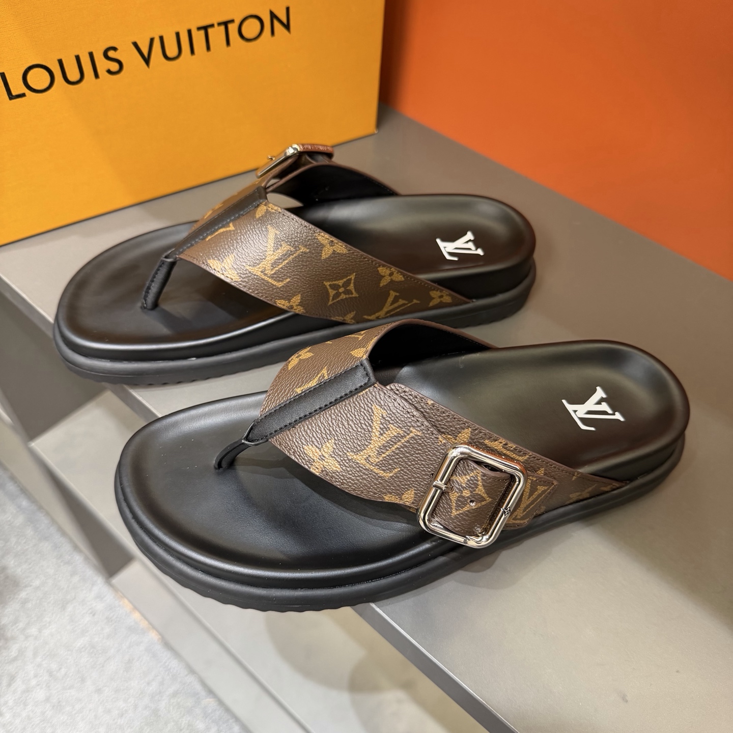 Men's LV Flip-flop