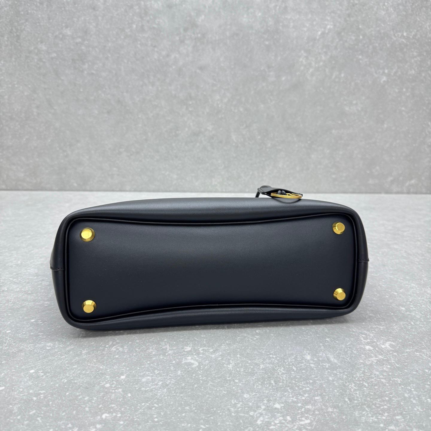 Balenciaga Bel Air Tote Bag Large in Black