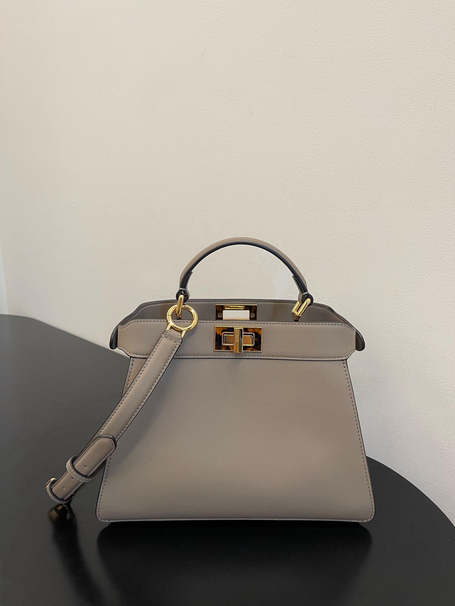 Fendi Iconic Peekaboo ISeeU Small Leather Bag-Grey