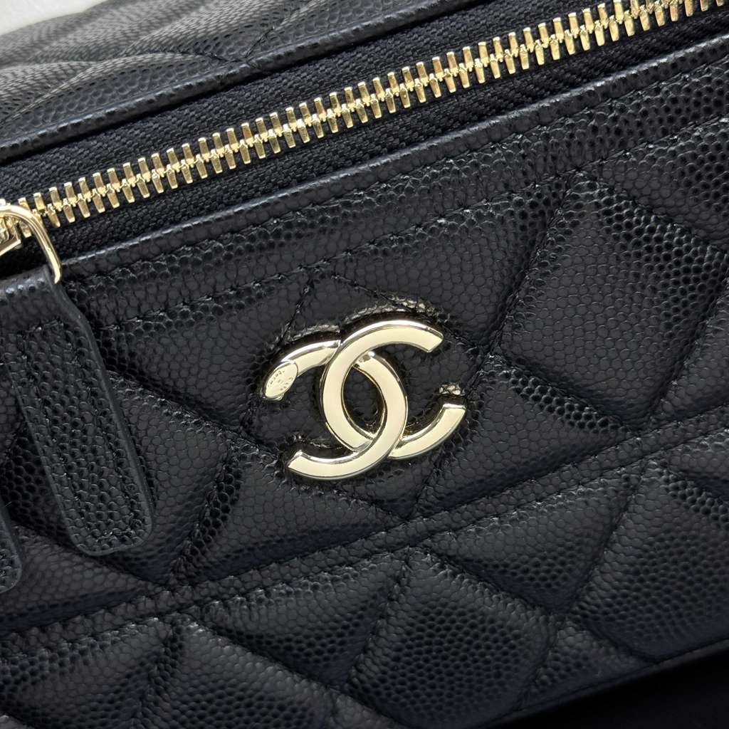 CHANEL Cowhide cosmetic bag