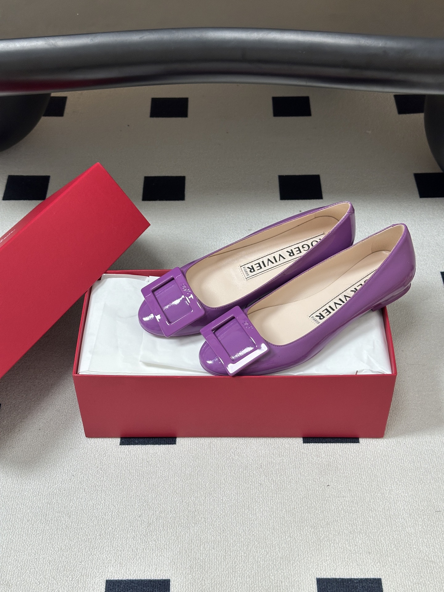 Roger Vivier Shiny leather Flat Ballets