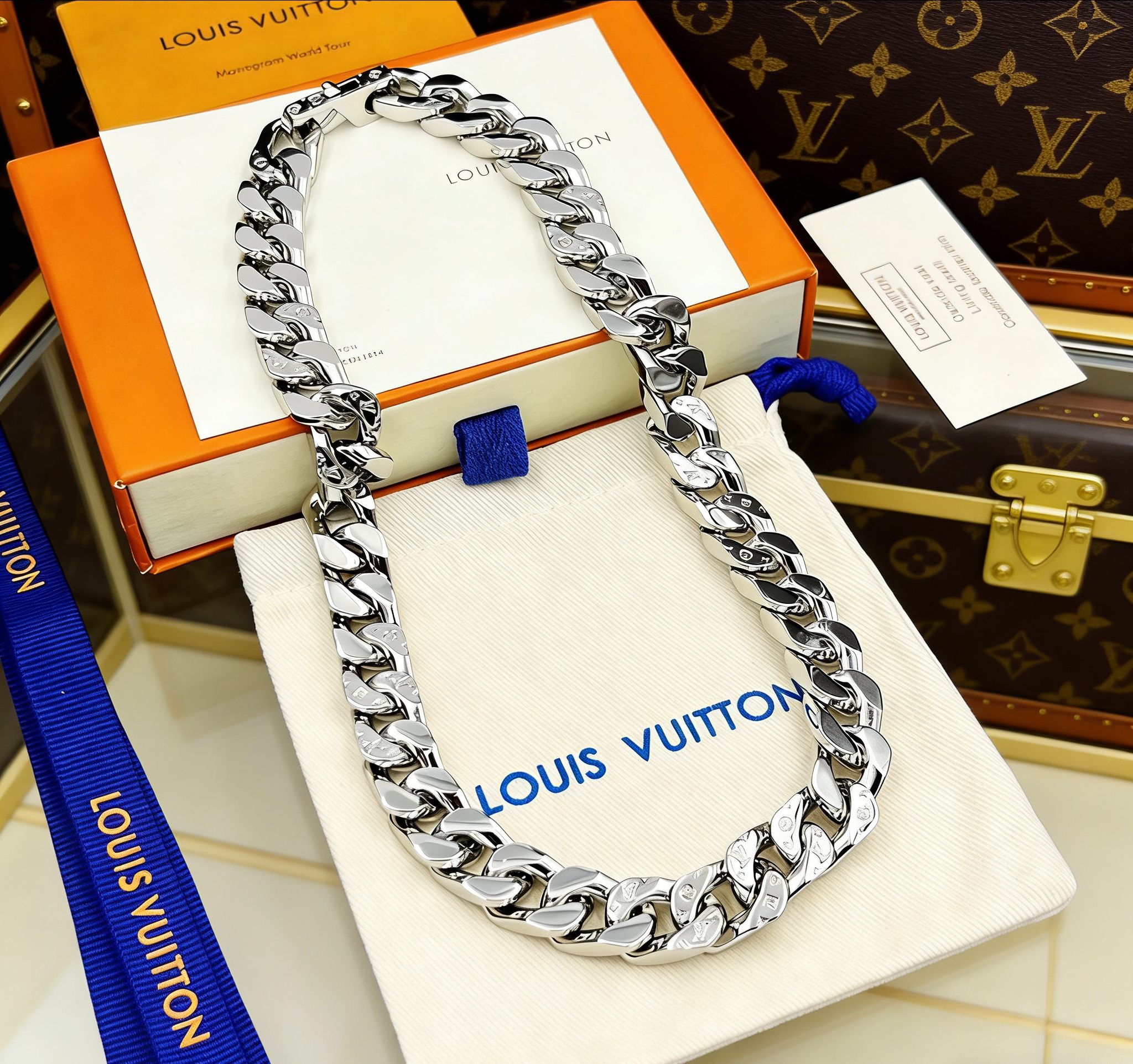 LV Men's Fashion Necklace 50cm