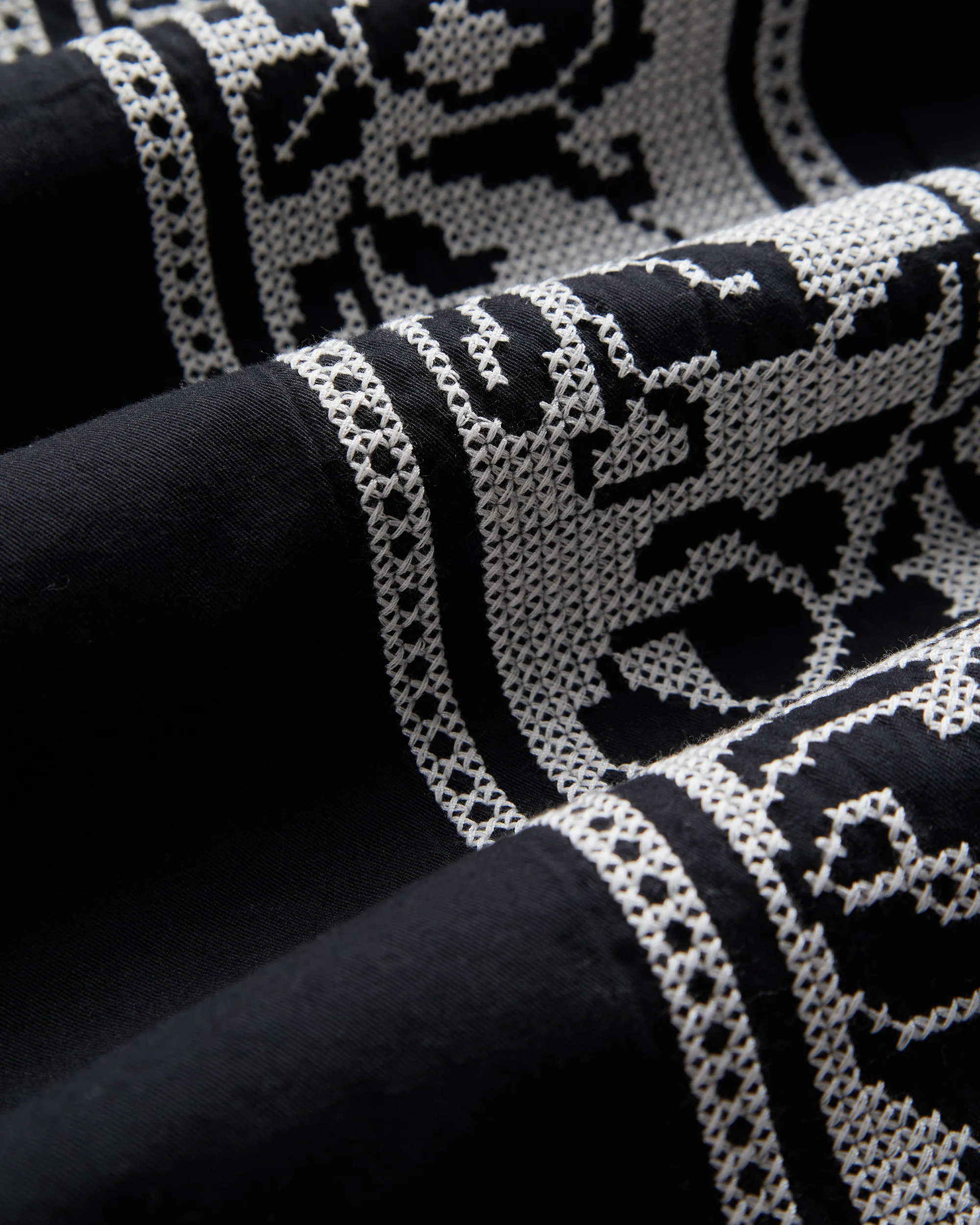 CROSS STITCH - BLACK