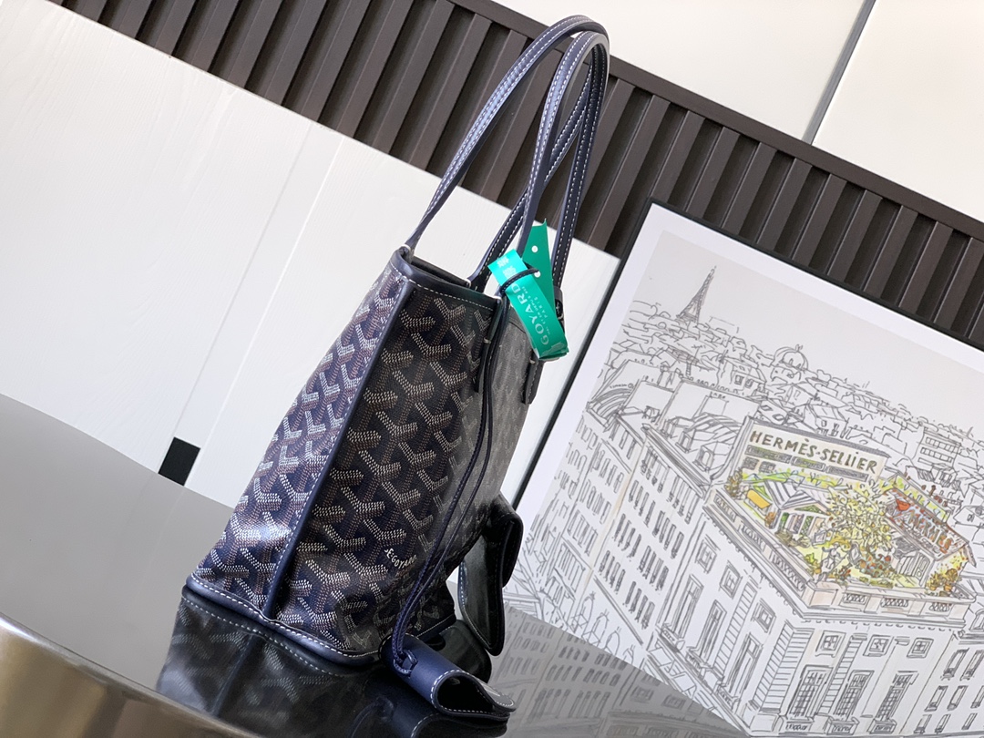 Goyard Anjou Mini Reversible Bag in Navy blue