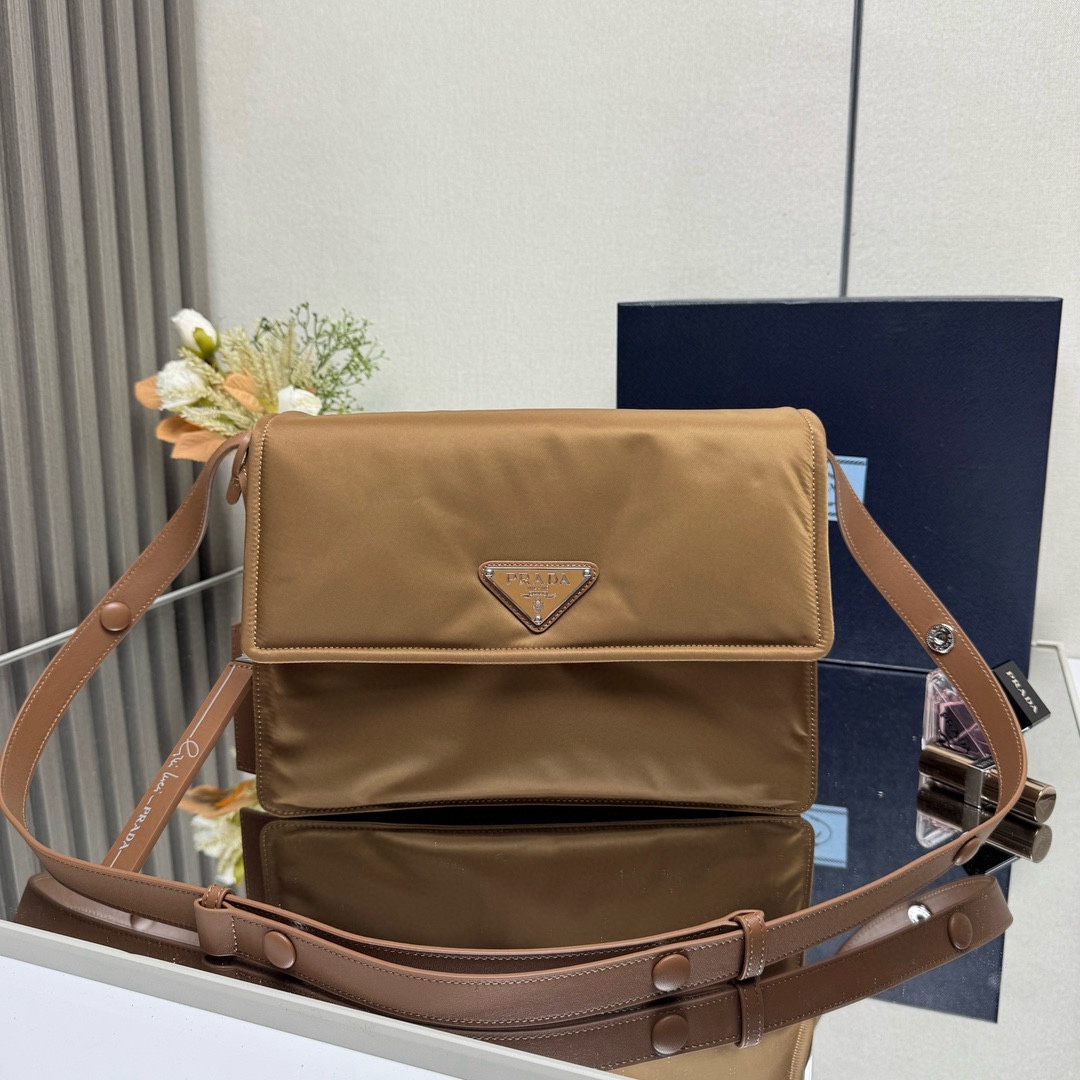 Prada Traveller Medium padded Re-Nylon shoulder bag-Caramel 1BD255