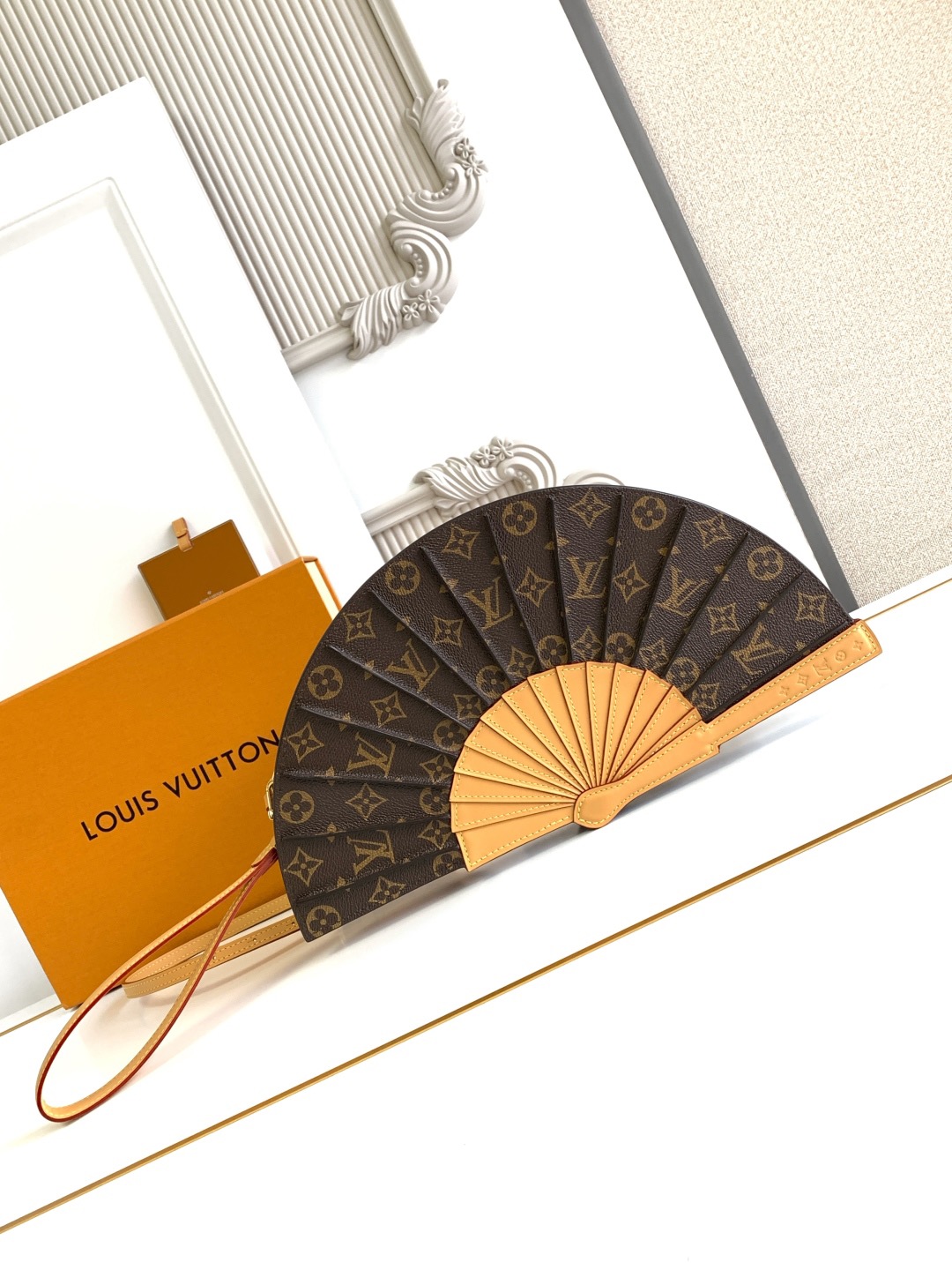 Louis Vuitton LV Monogram Canvas Folding Fan Clutch bag
