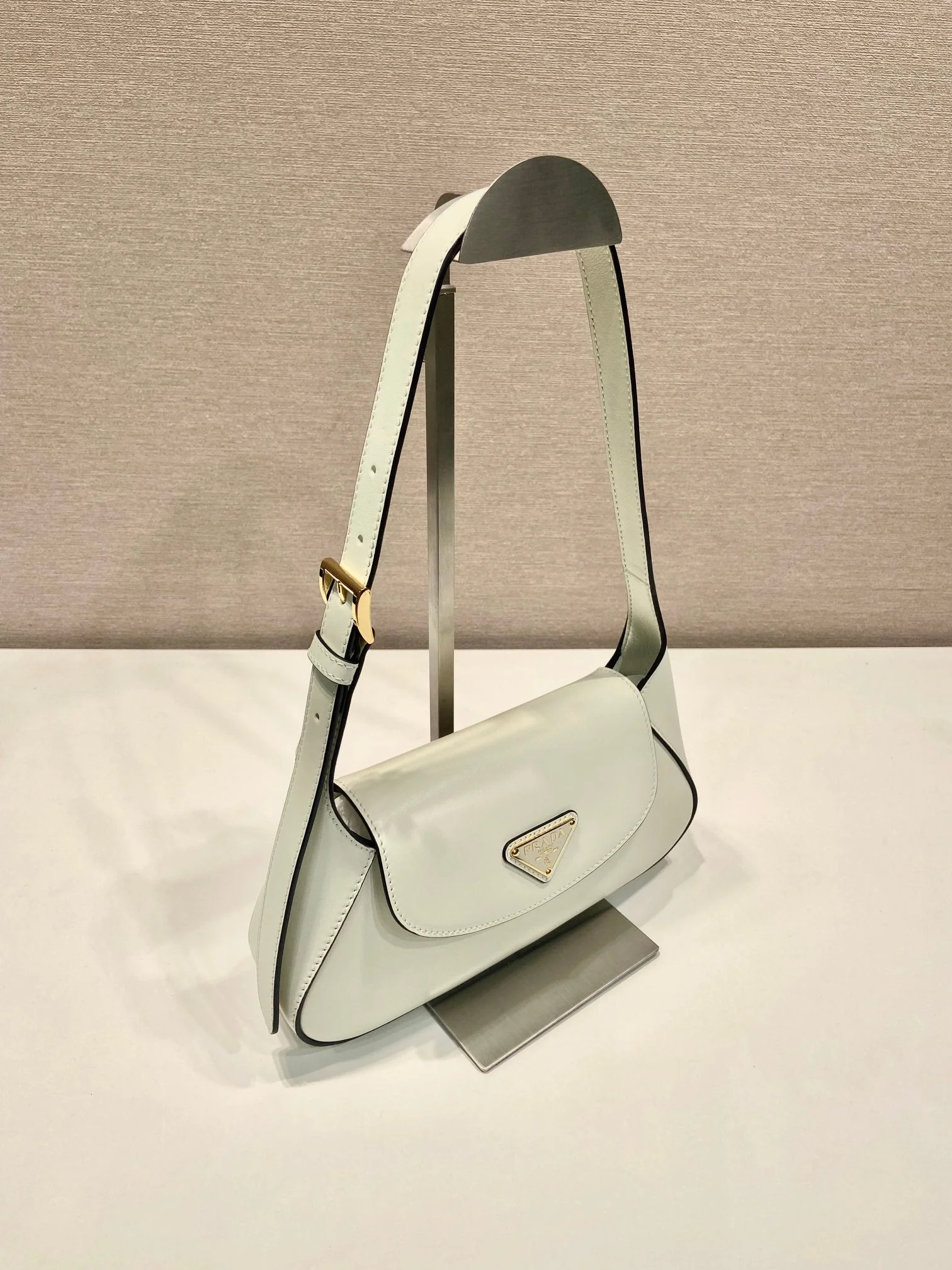 Prada FLAP BAG 25 IN WHITE SMOOTH CALFSKIN TRIANGLE LOGO