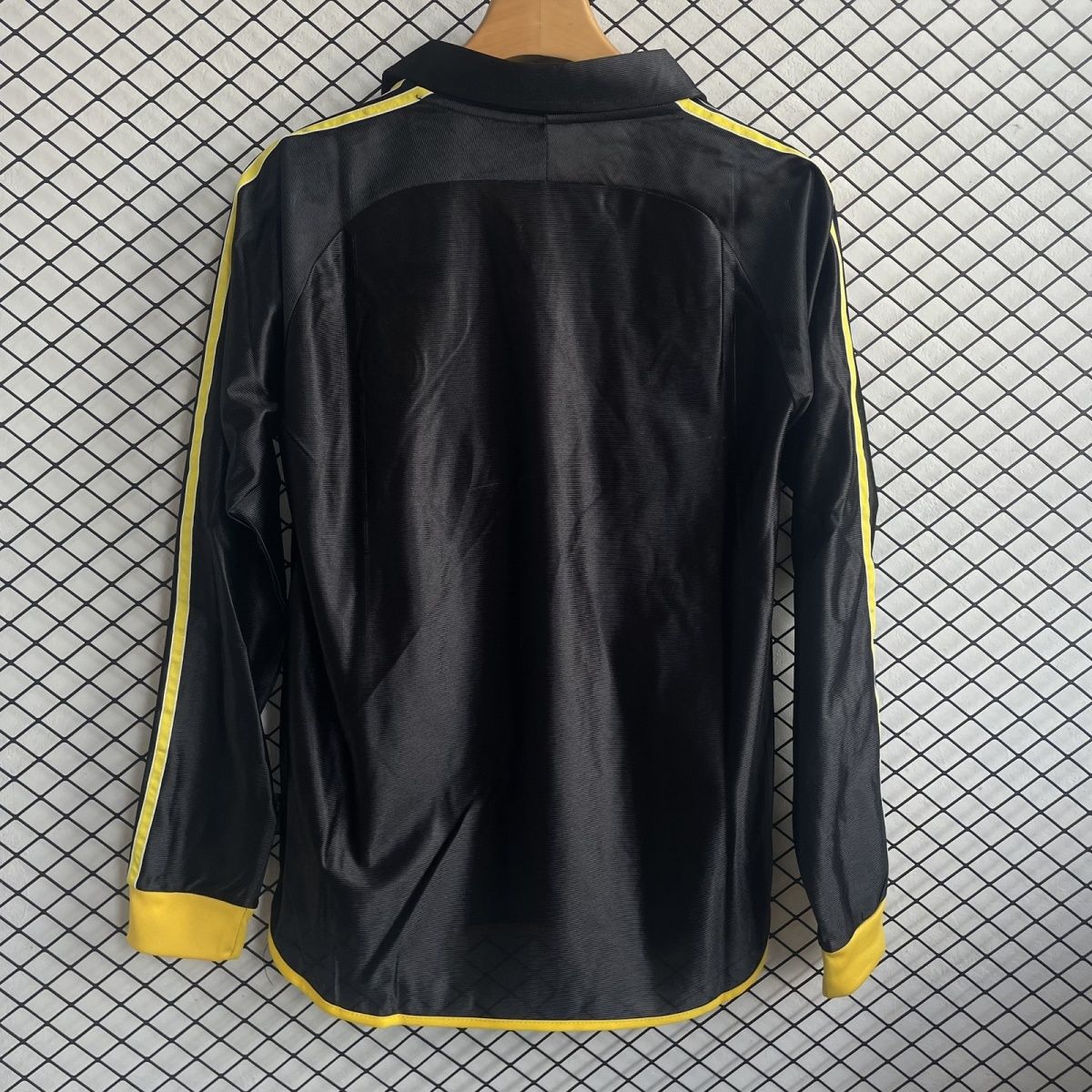 Real Madrid Retro Away Long Sleeve Jersey 1998-00