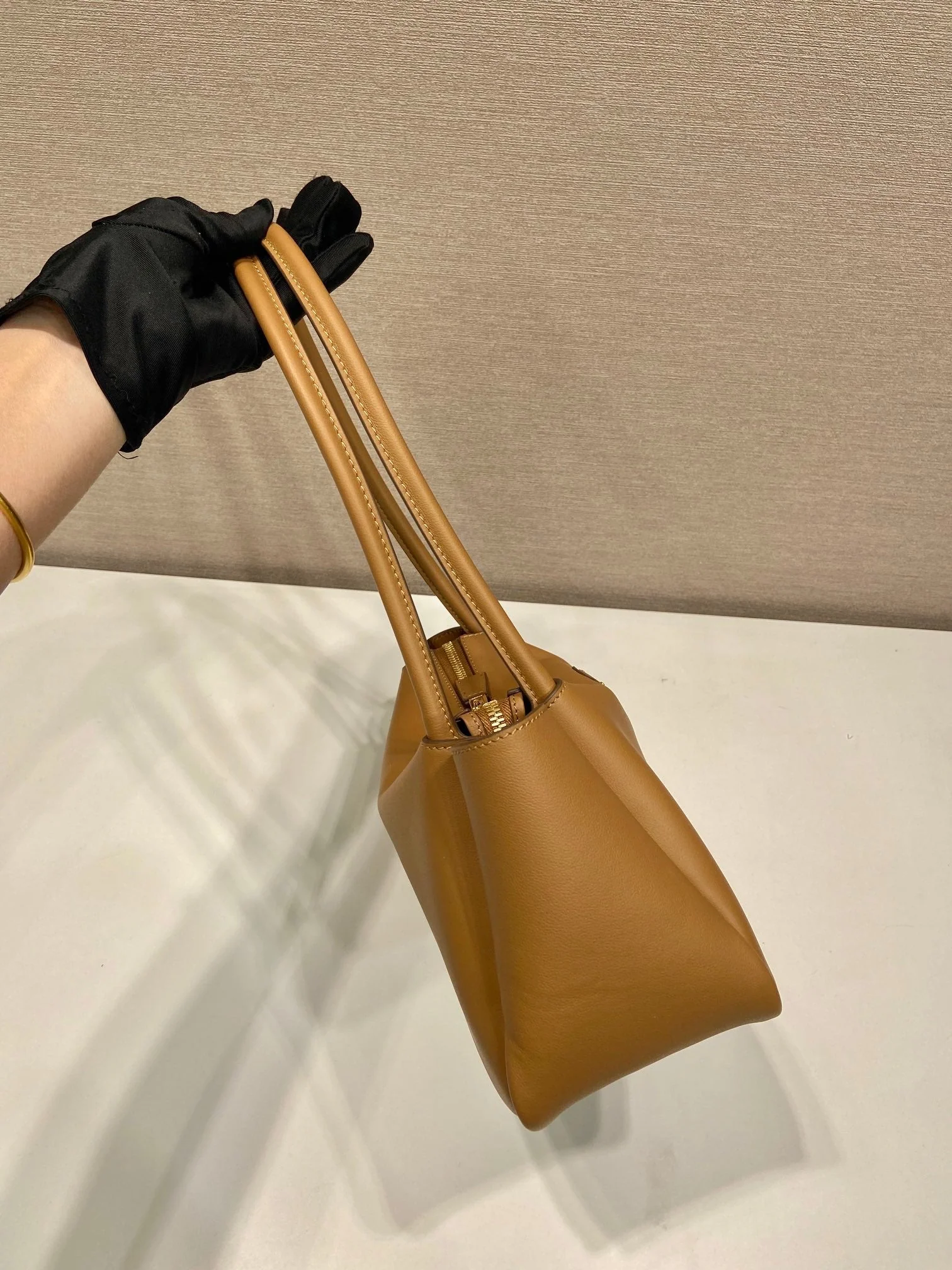 Prada  28 LARGE BEIGE CALFSKIN HANDBAG