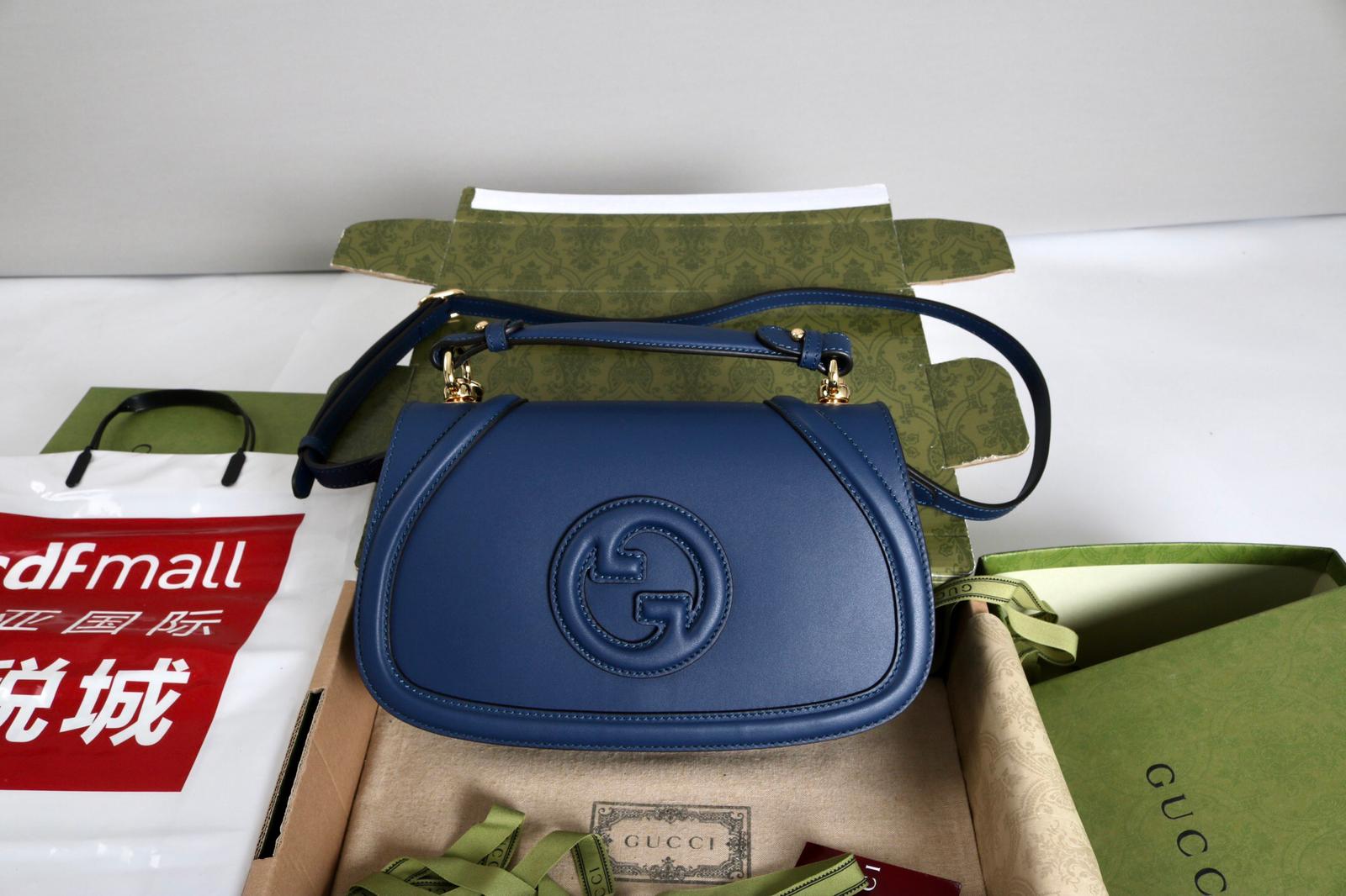 Gucci Blondie medium top handle bag