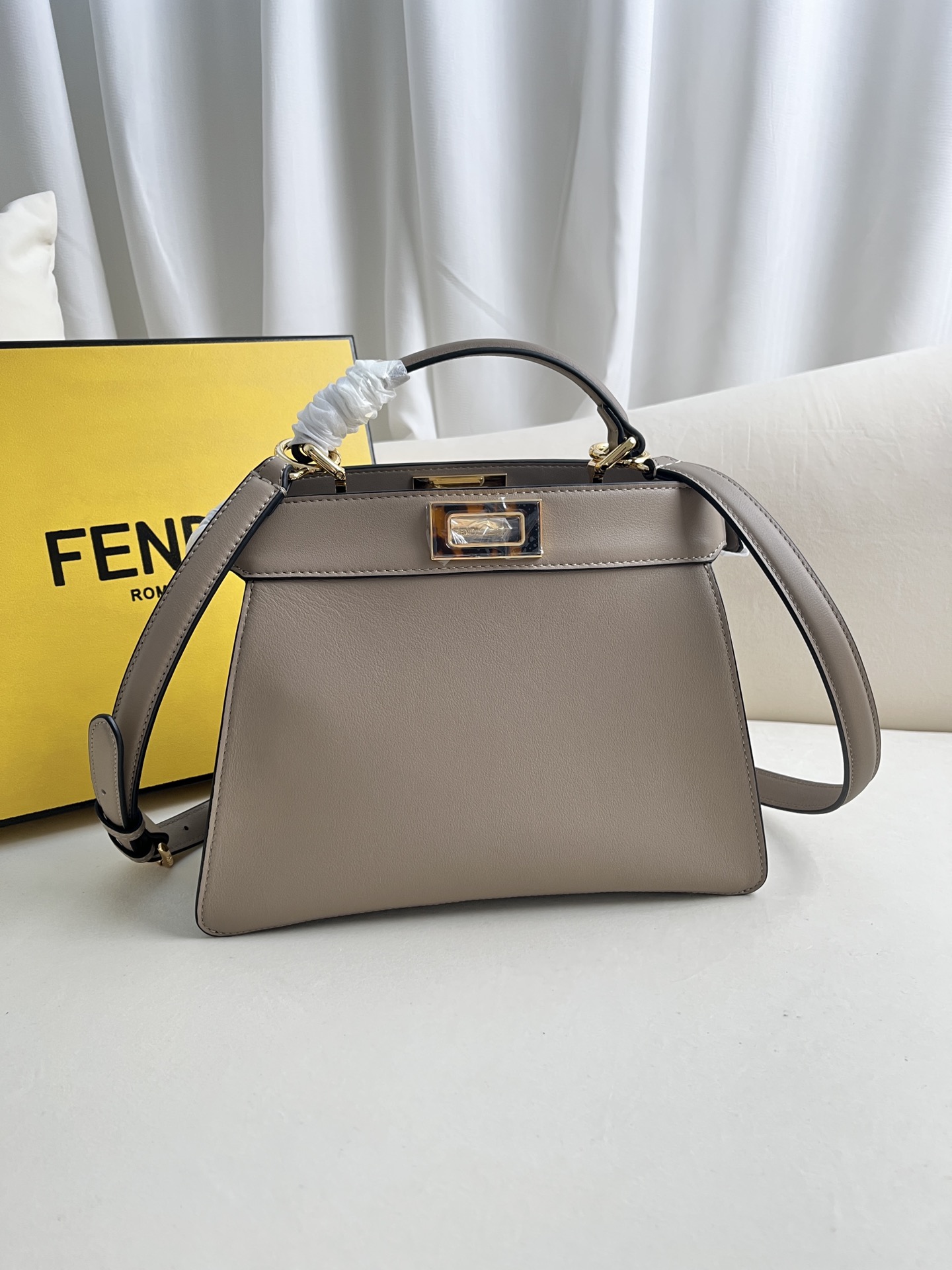 Fendi Iconic Peekaboo ISeeU Medium Leather Bag-Grey