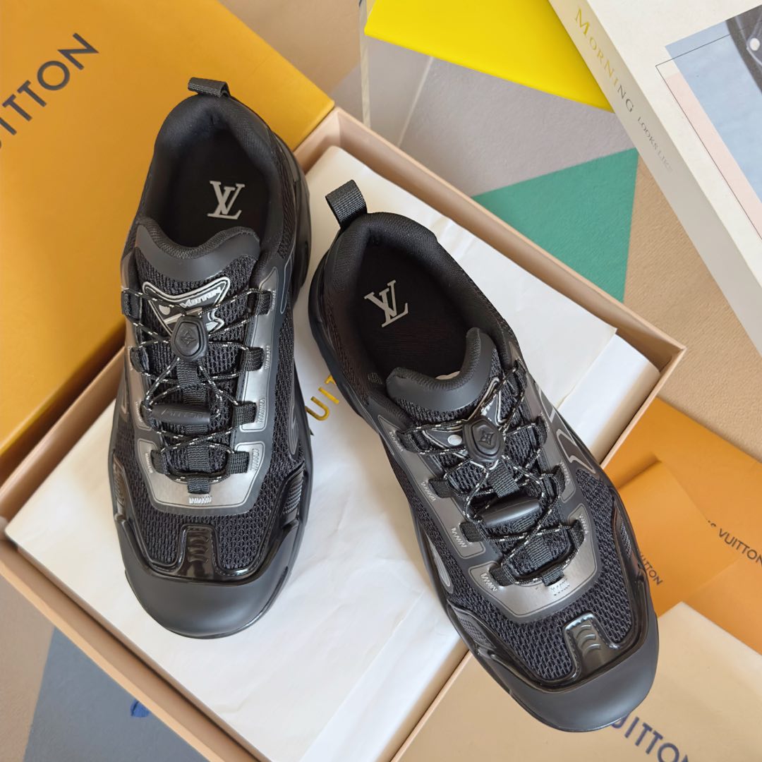 Men's LV Runner Tatic Sneaker
