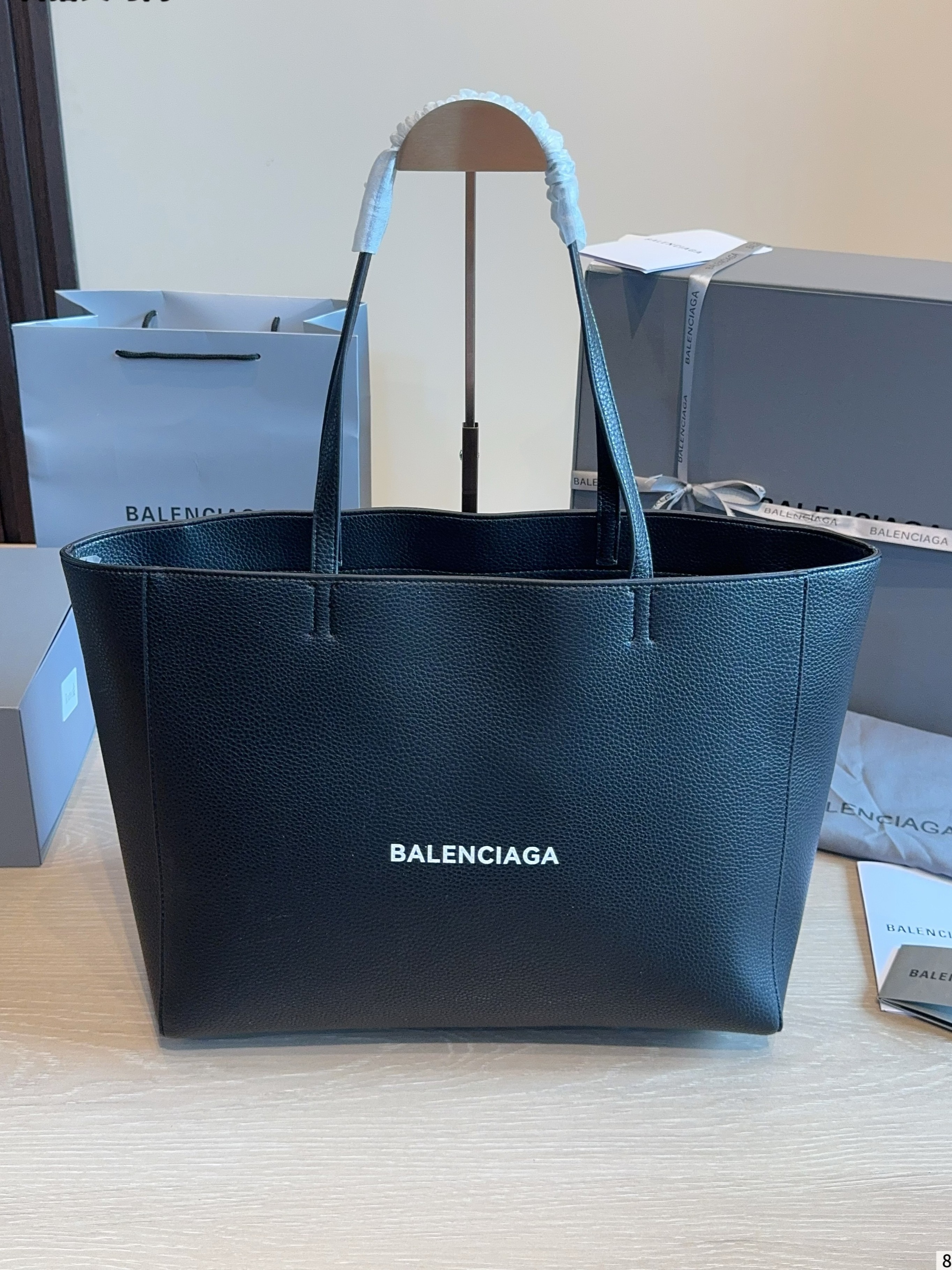 Balenciaga Everyday Grained Leather East-West Heat-Stamped Logo Shopper Tote Bags - KAIROO