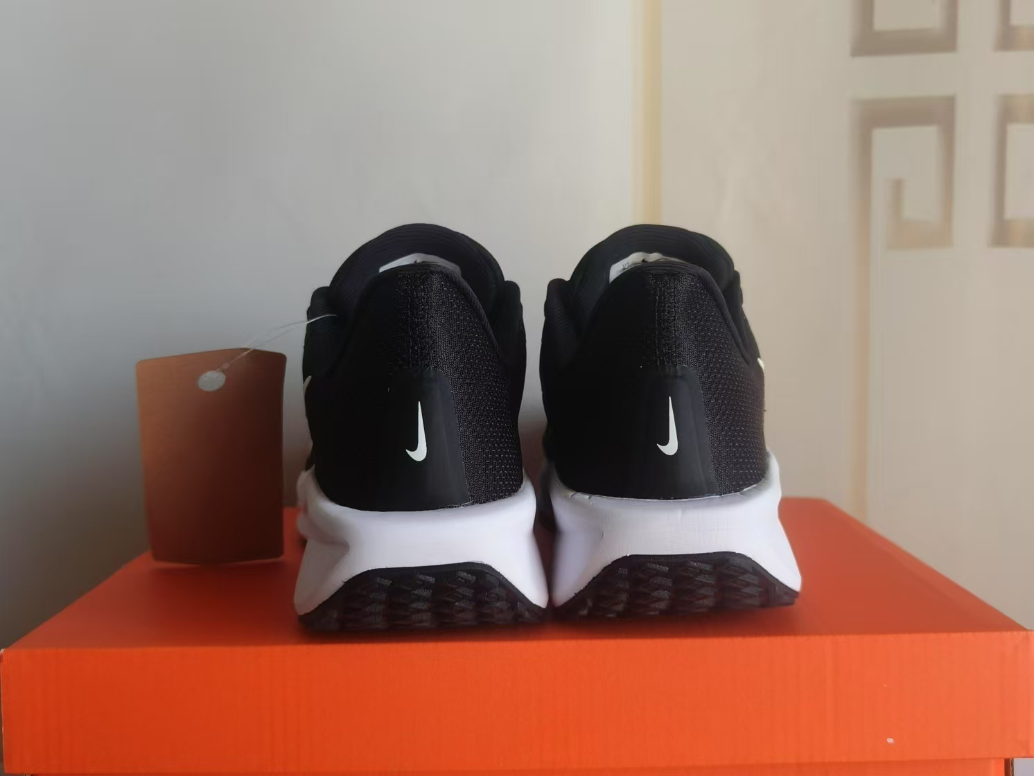 FD6033-001 US Men's Sizes6 to 11 in half sizes Black White Gen6 Shoes tianlong